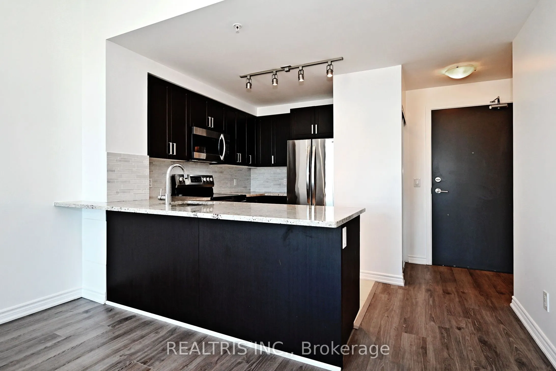 11611 Yonge Street #809