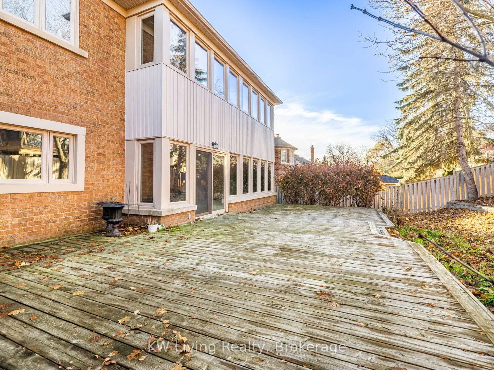 959 Lockwood Circle