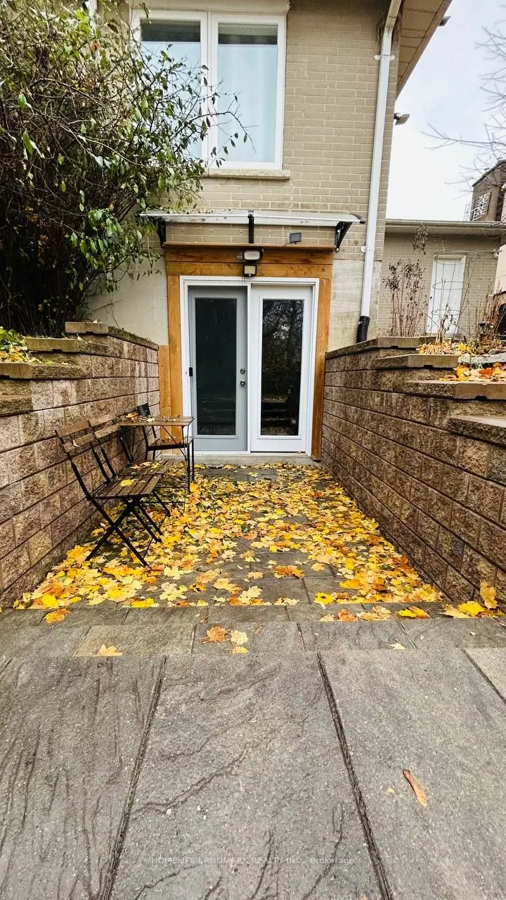 31 Henderson Avenue
