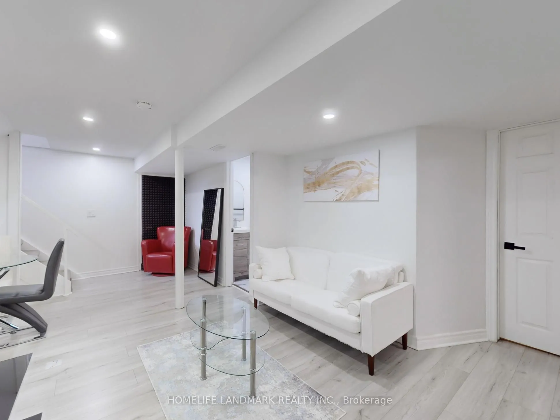 31 Henderson Avenue