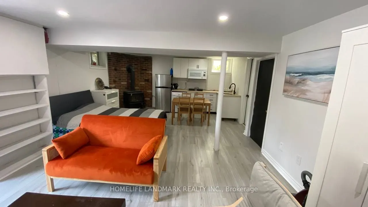 31 Henderson Avenue