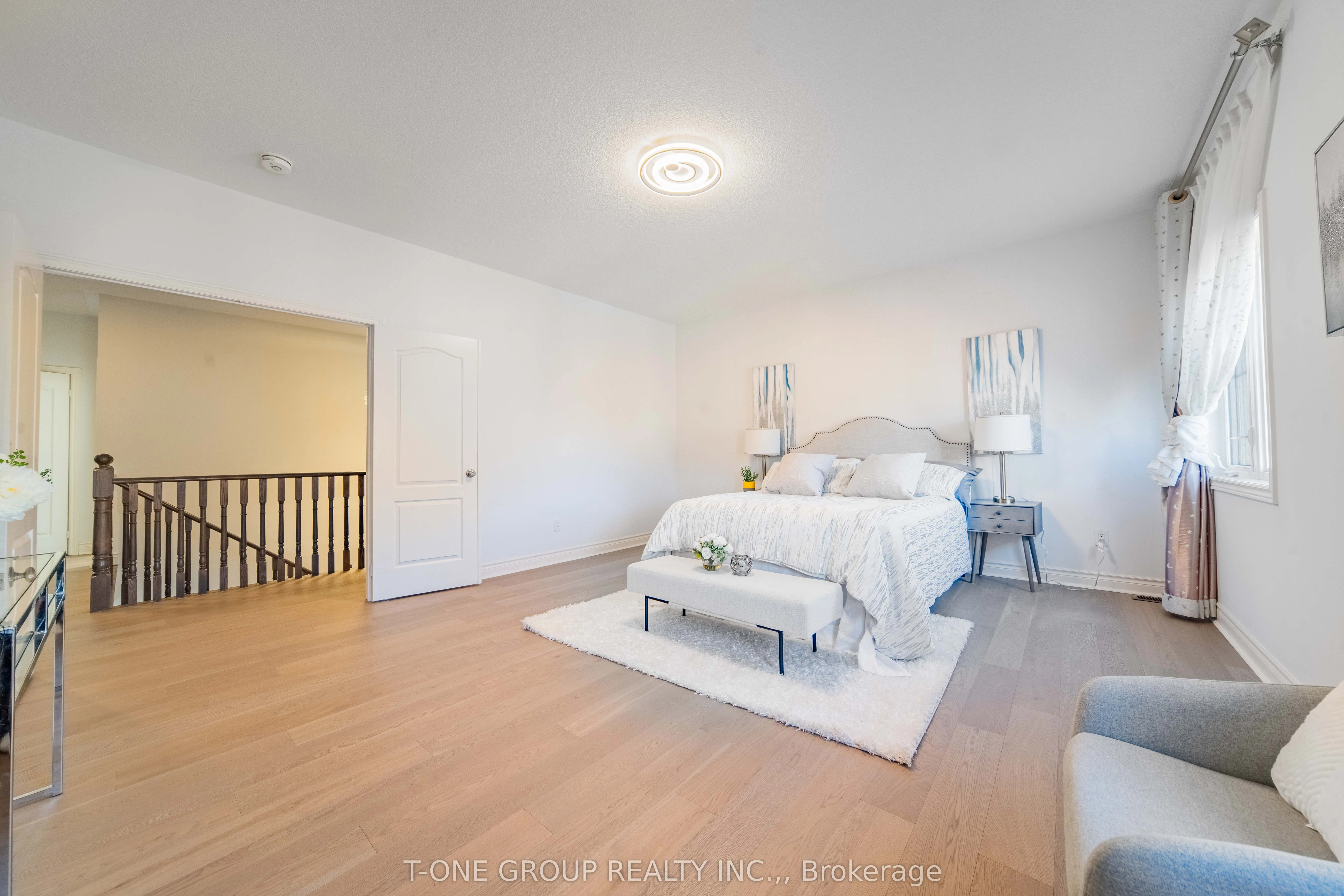 63 Ken Sinclair Crescent