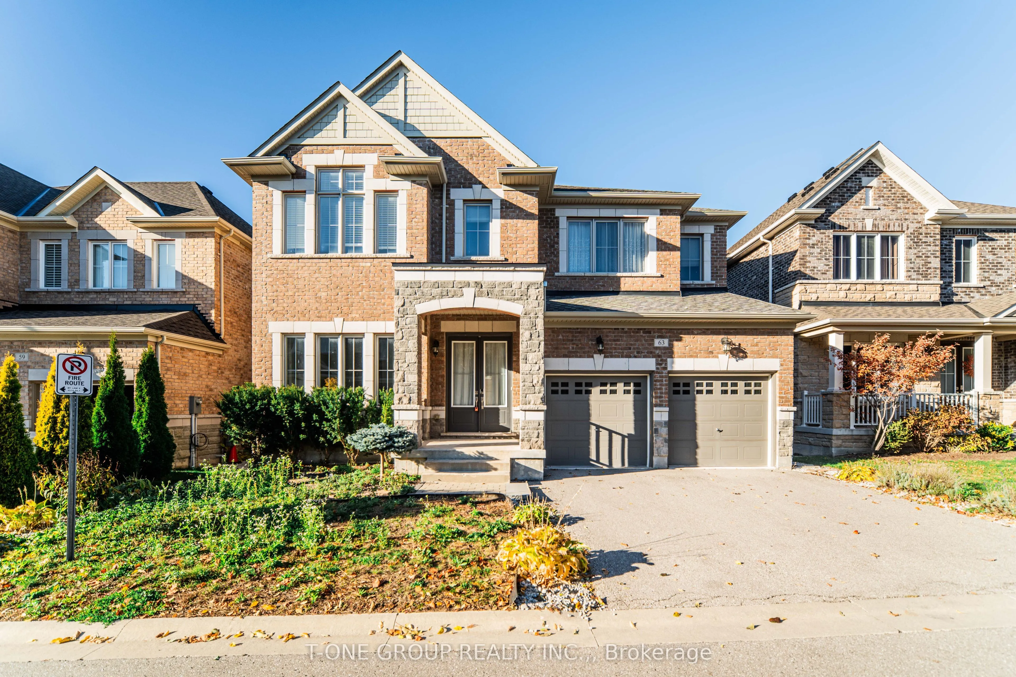 63 Ken Sinclair Crescent