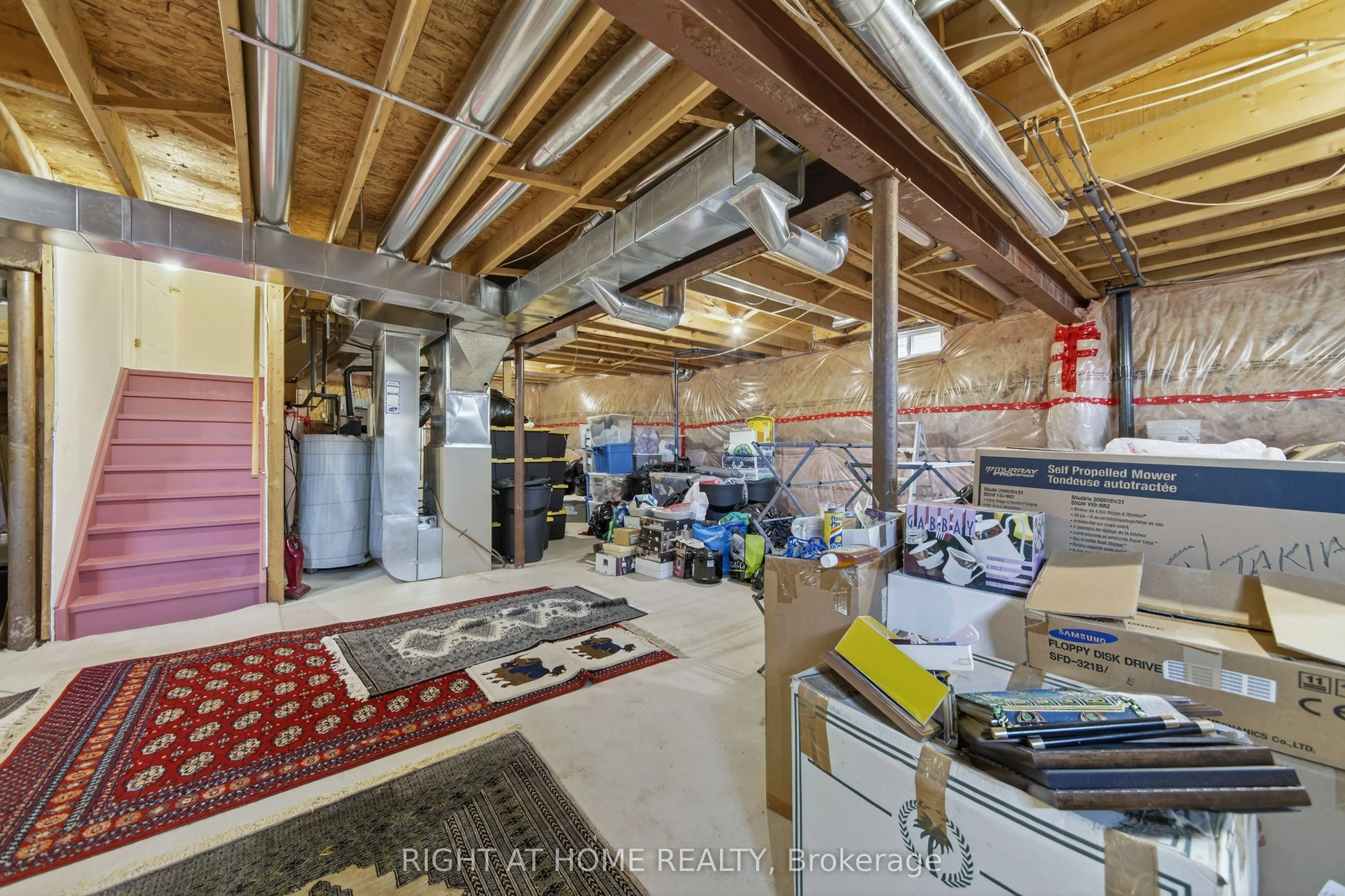 1338 Vincent Crescent