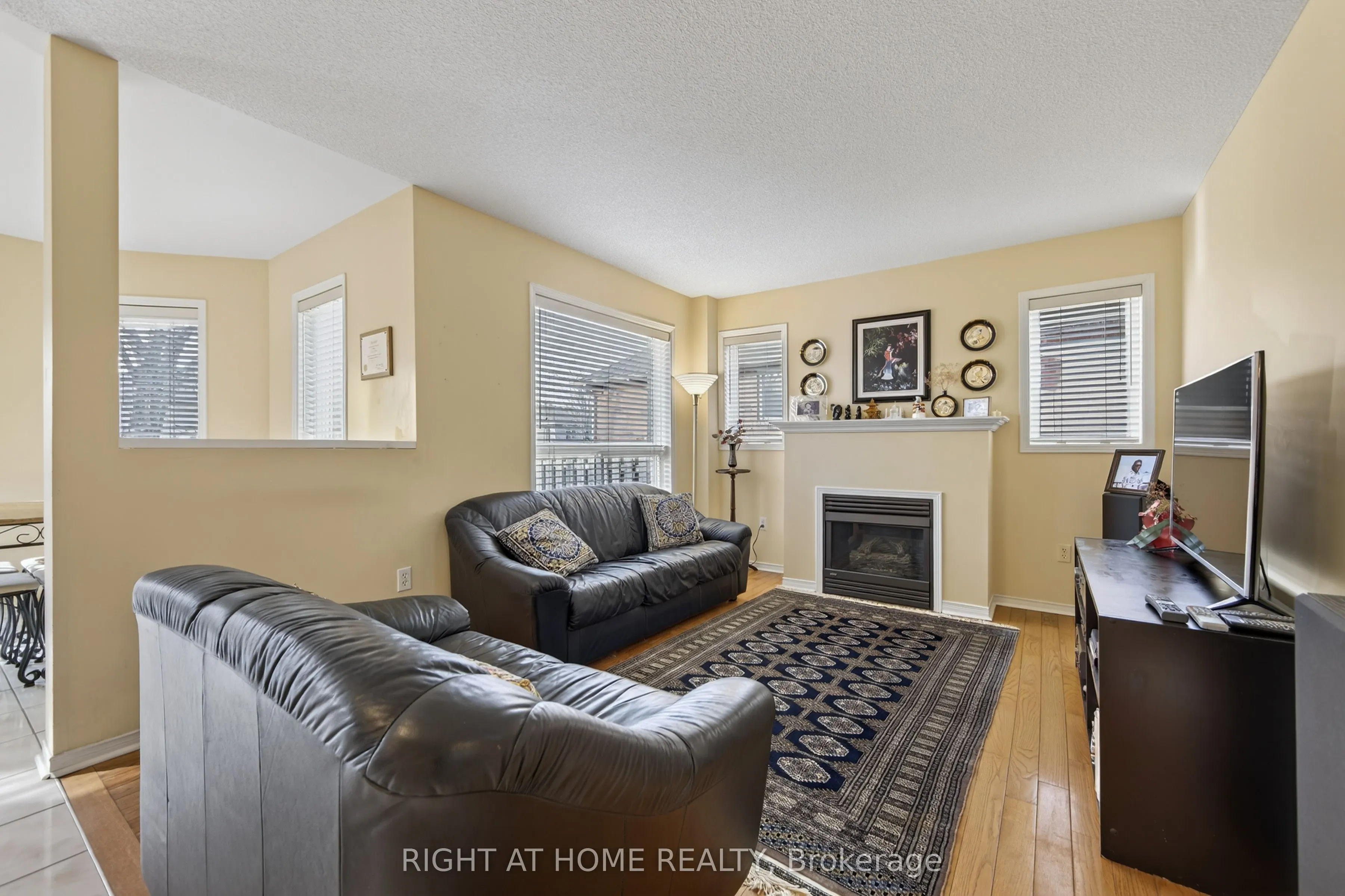 1338 Vincent Crescent