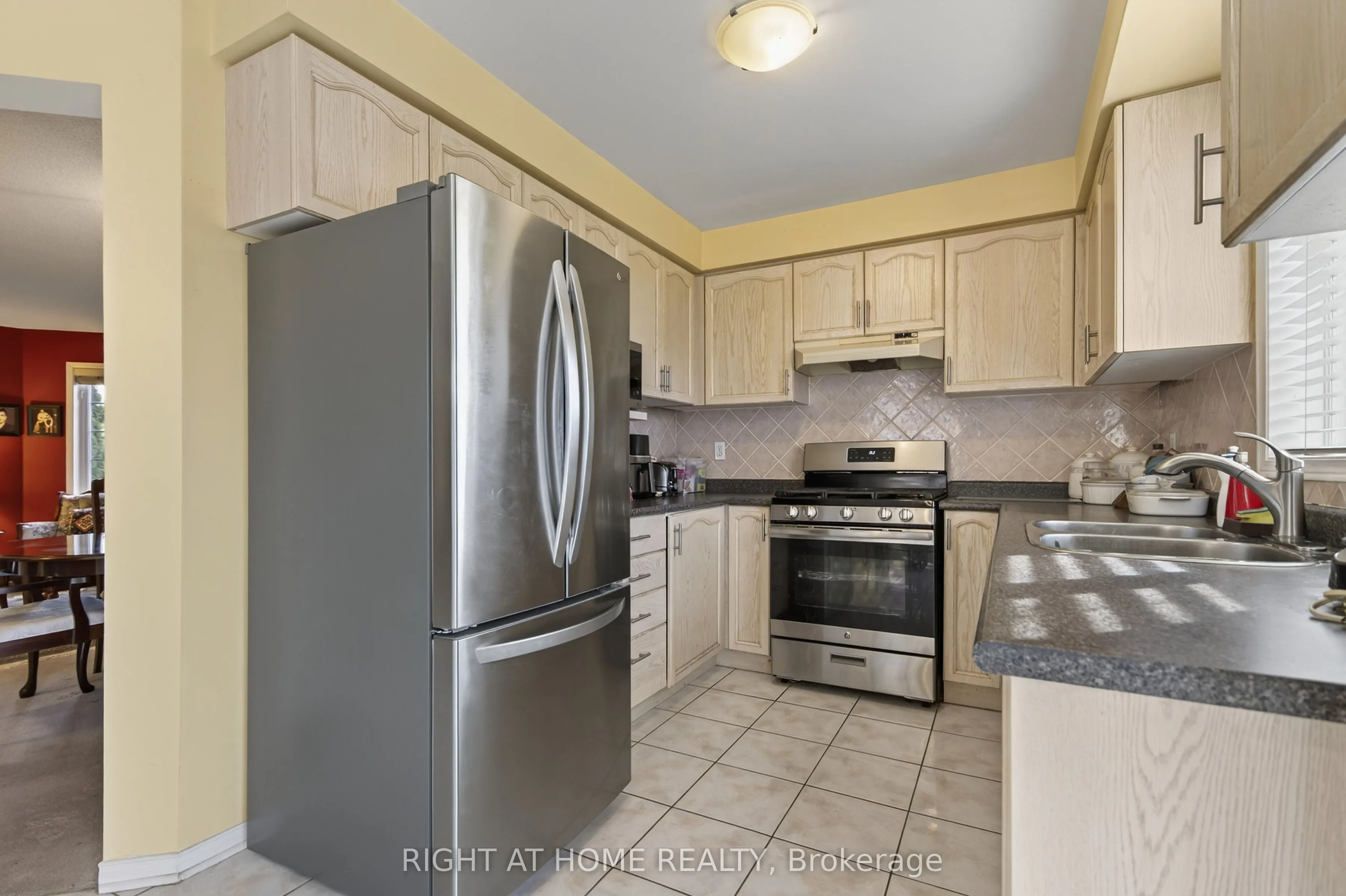 1338 Vincent Crescent