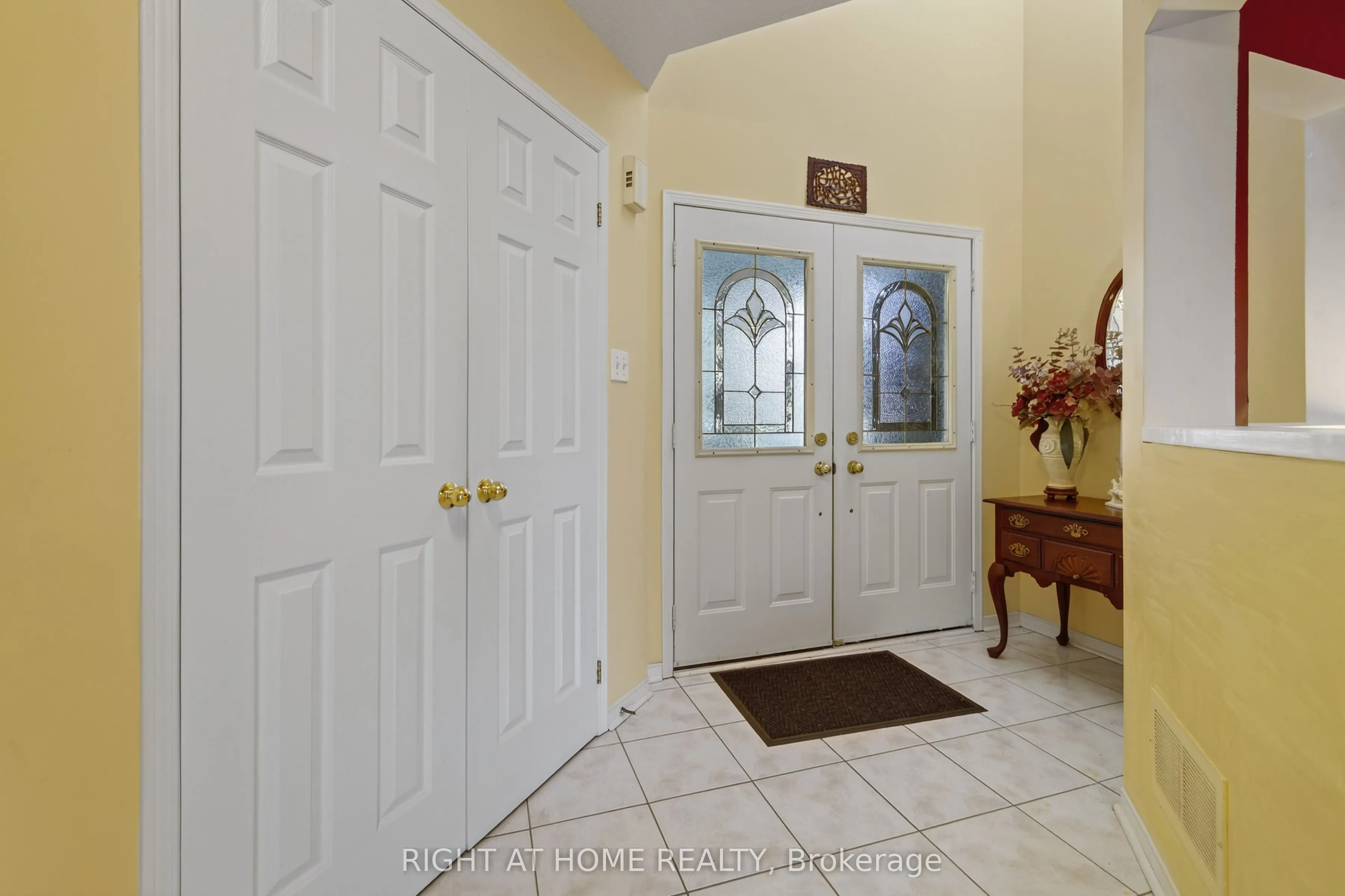 1338 Vincent Crescent