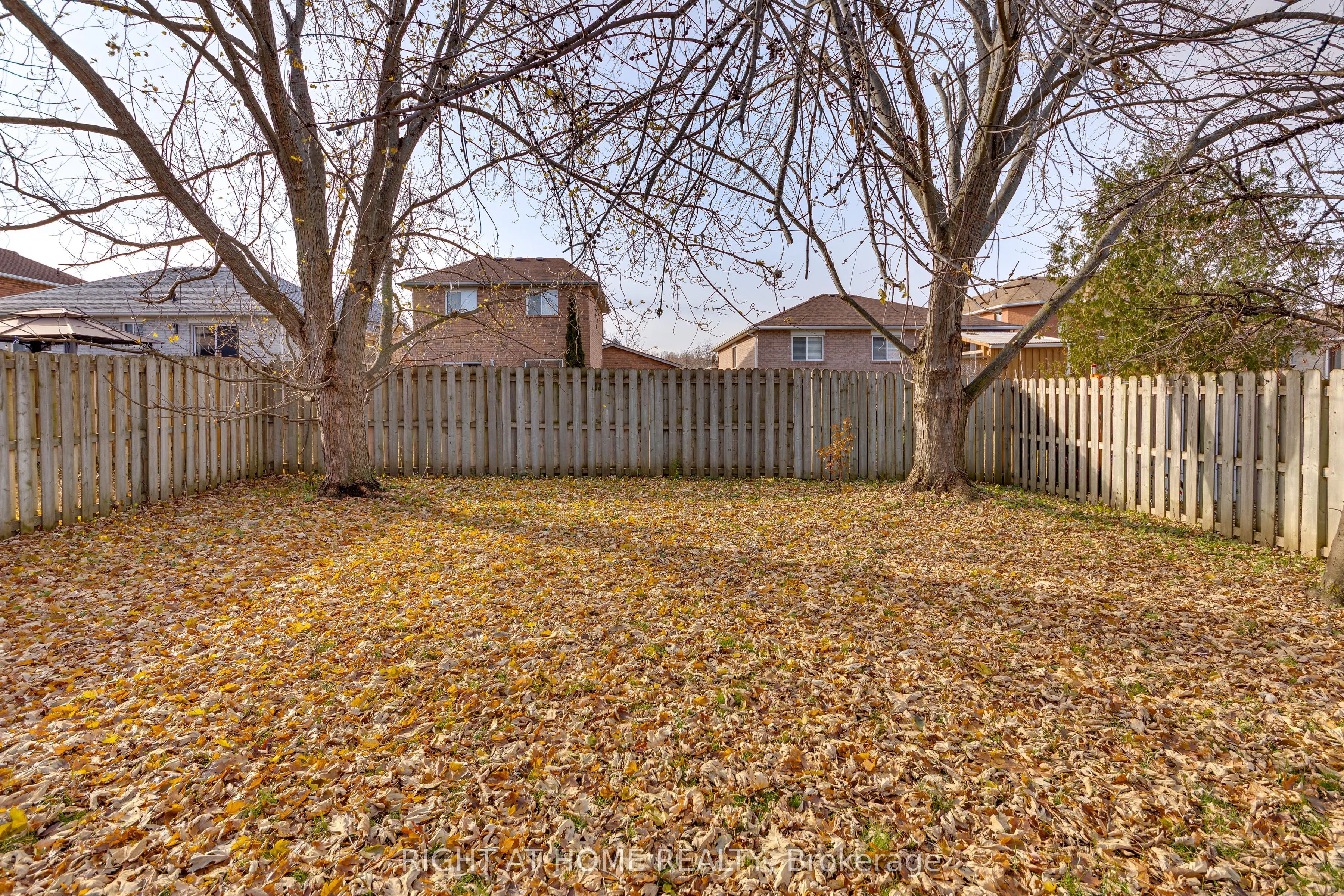 1338 Vincent Crescent