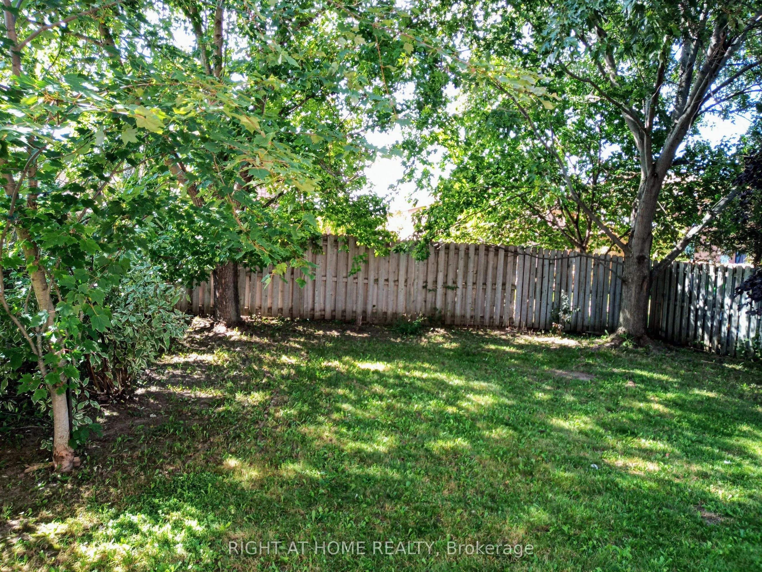 1338 Vincent Crescent