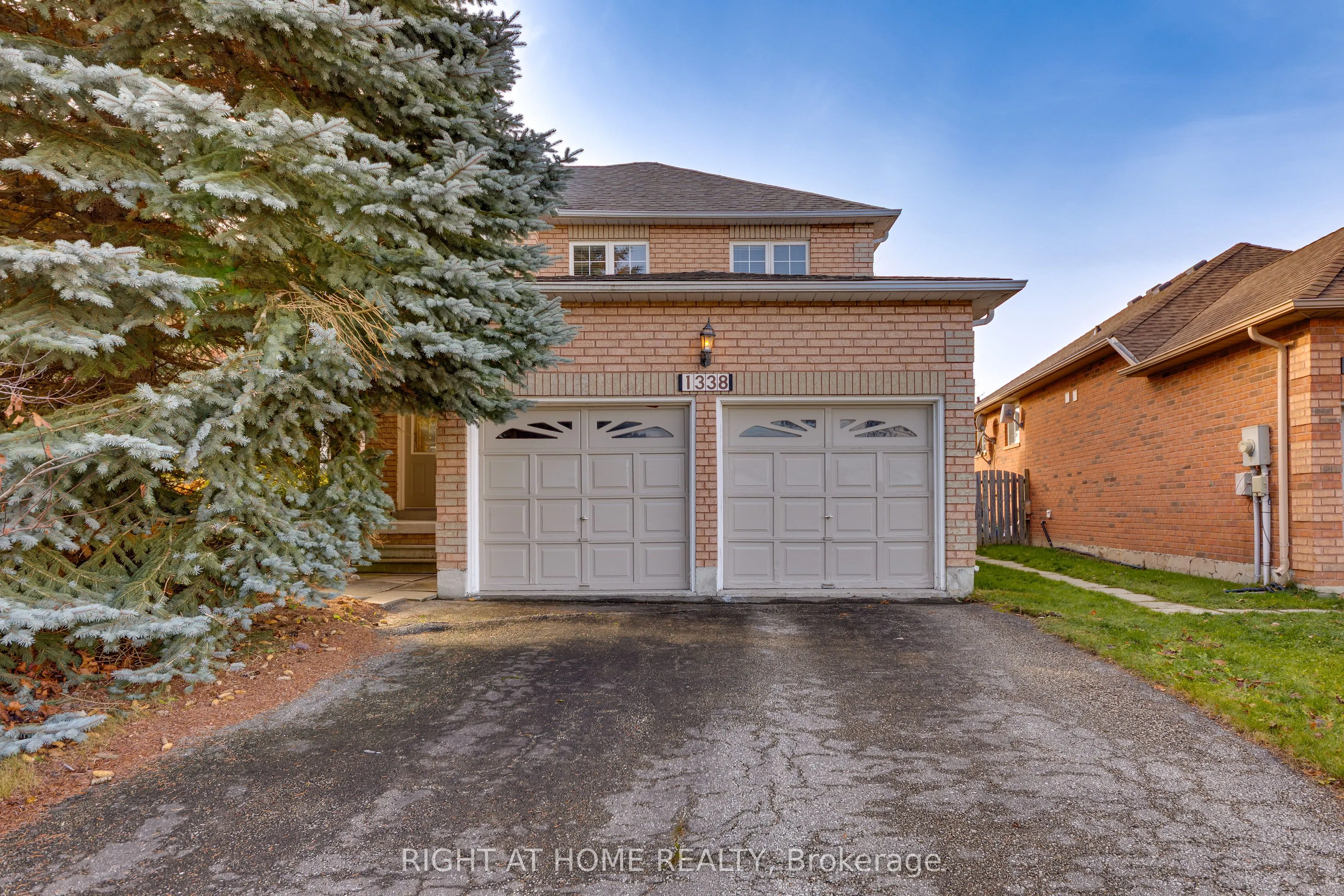 1338 Vincent Crescent
