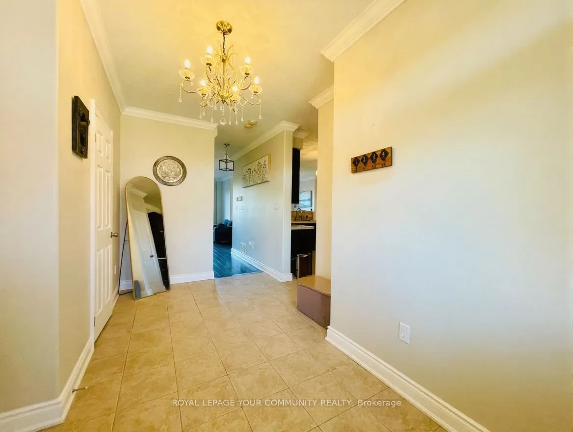 996 Booth Avenue