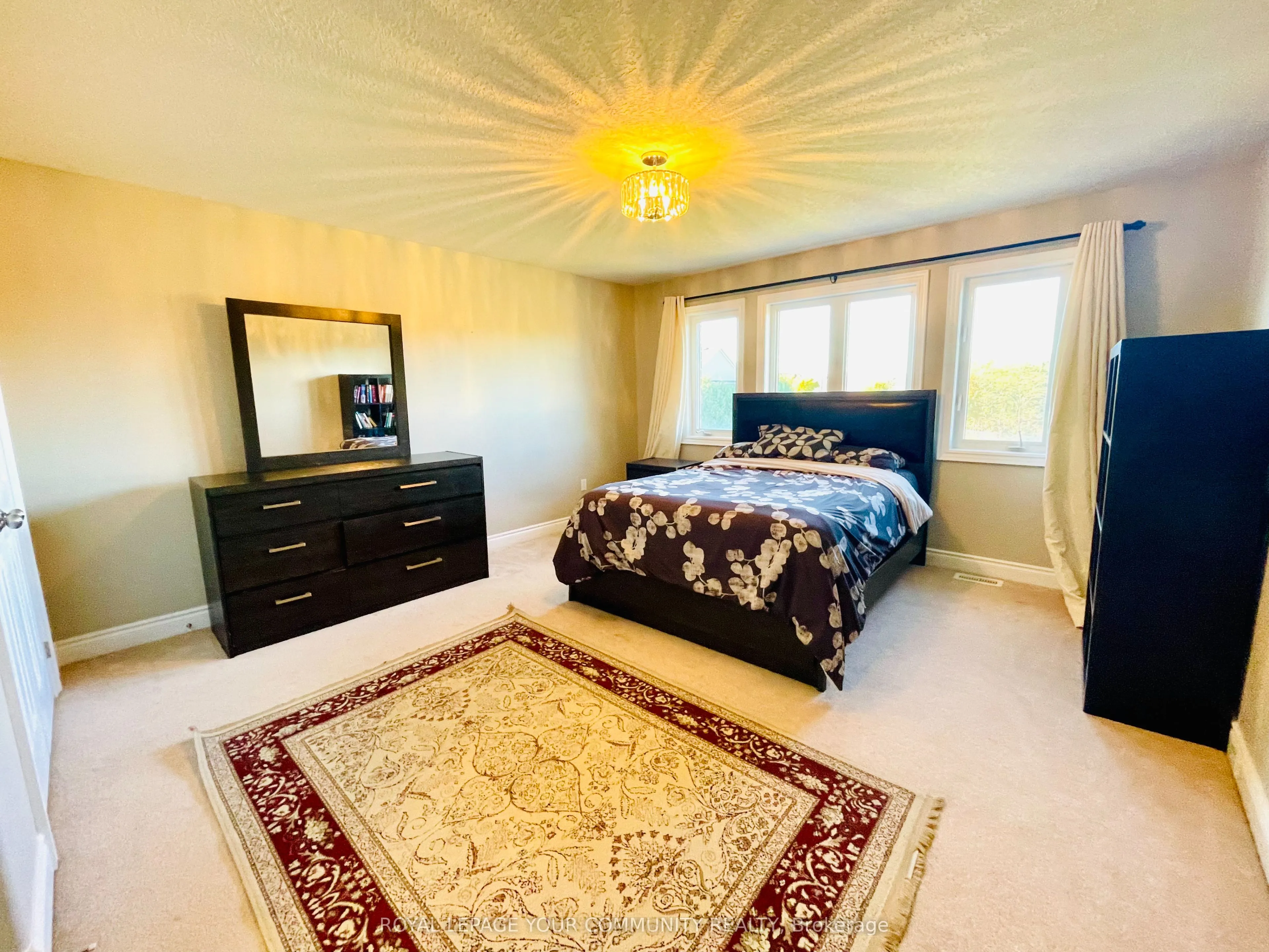 996 Booth Avenue