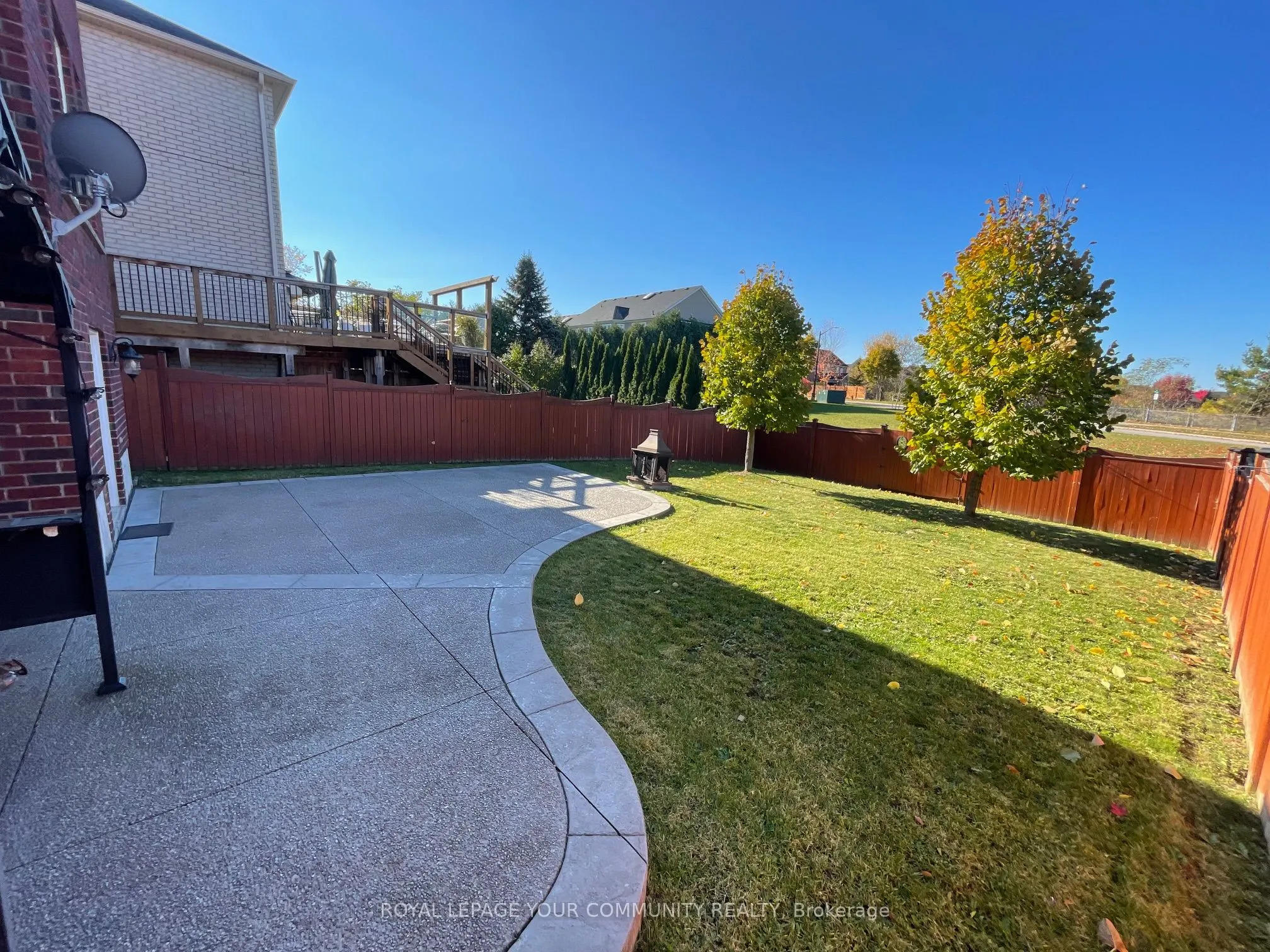996 Booth Avenue