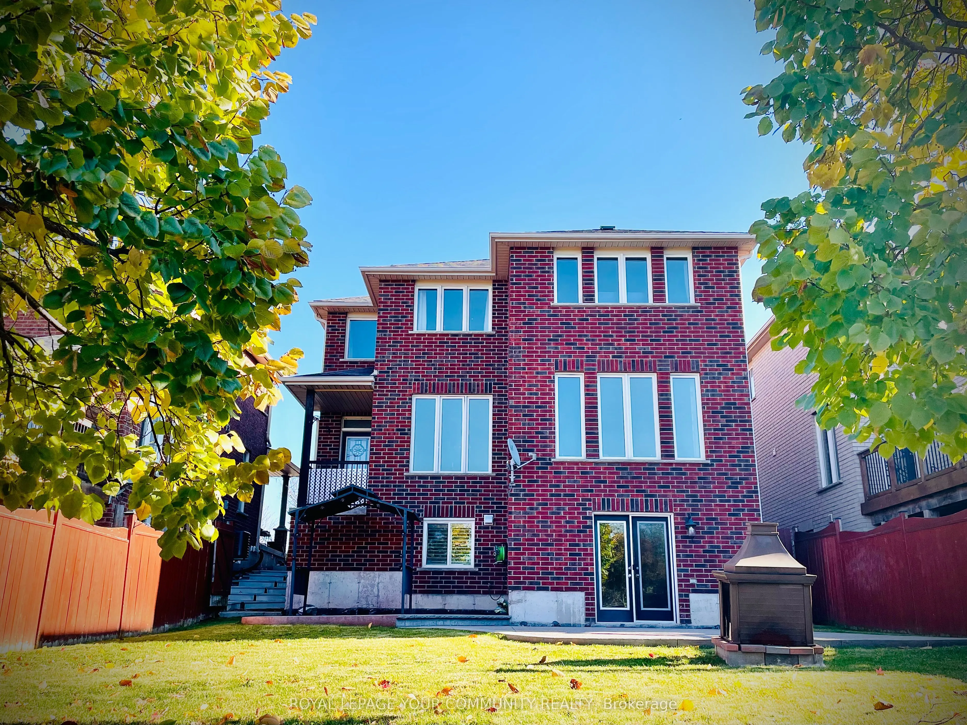 996 Booth Avenue