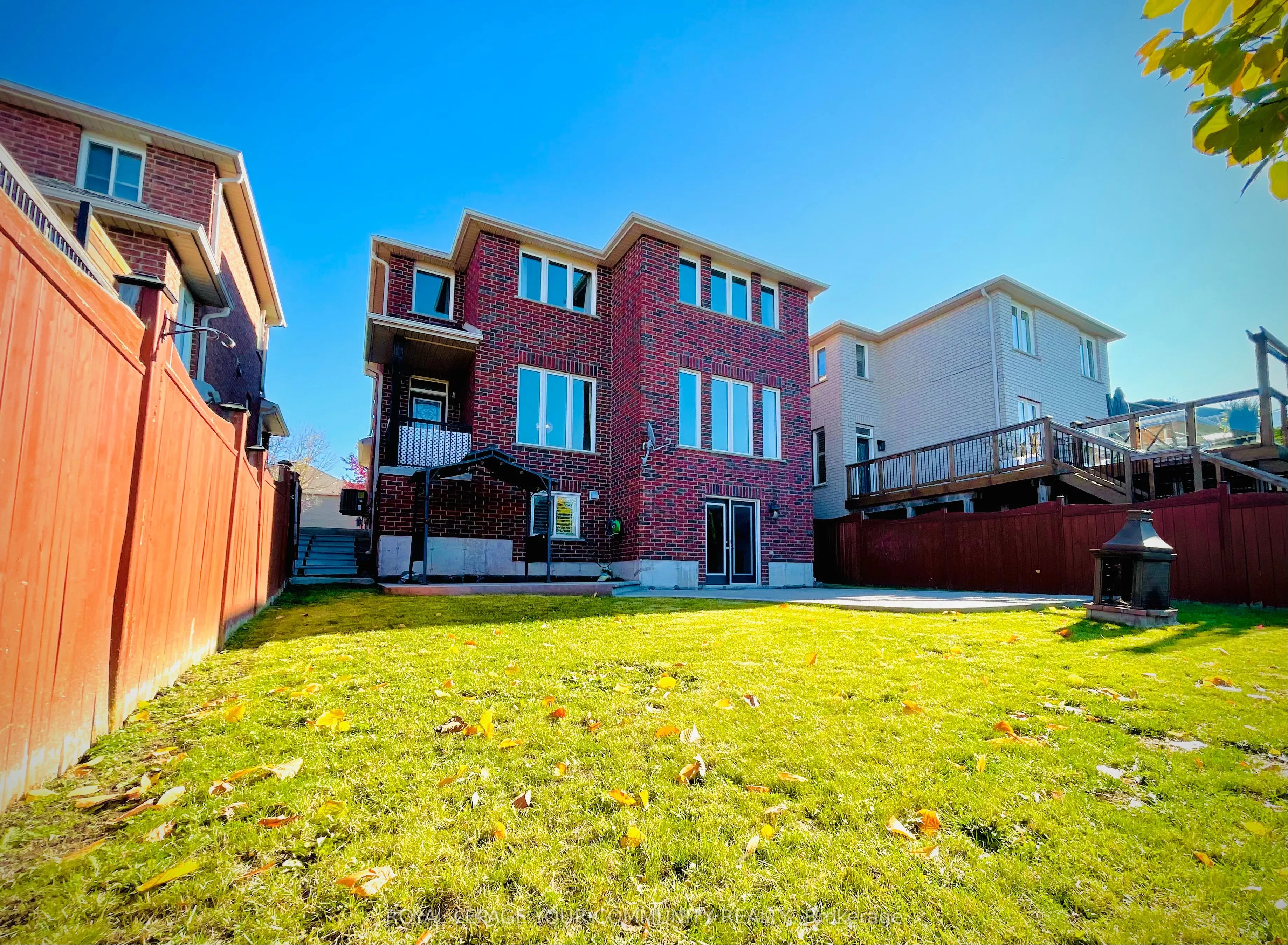 996 Booth Avenue