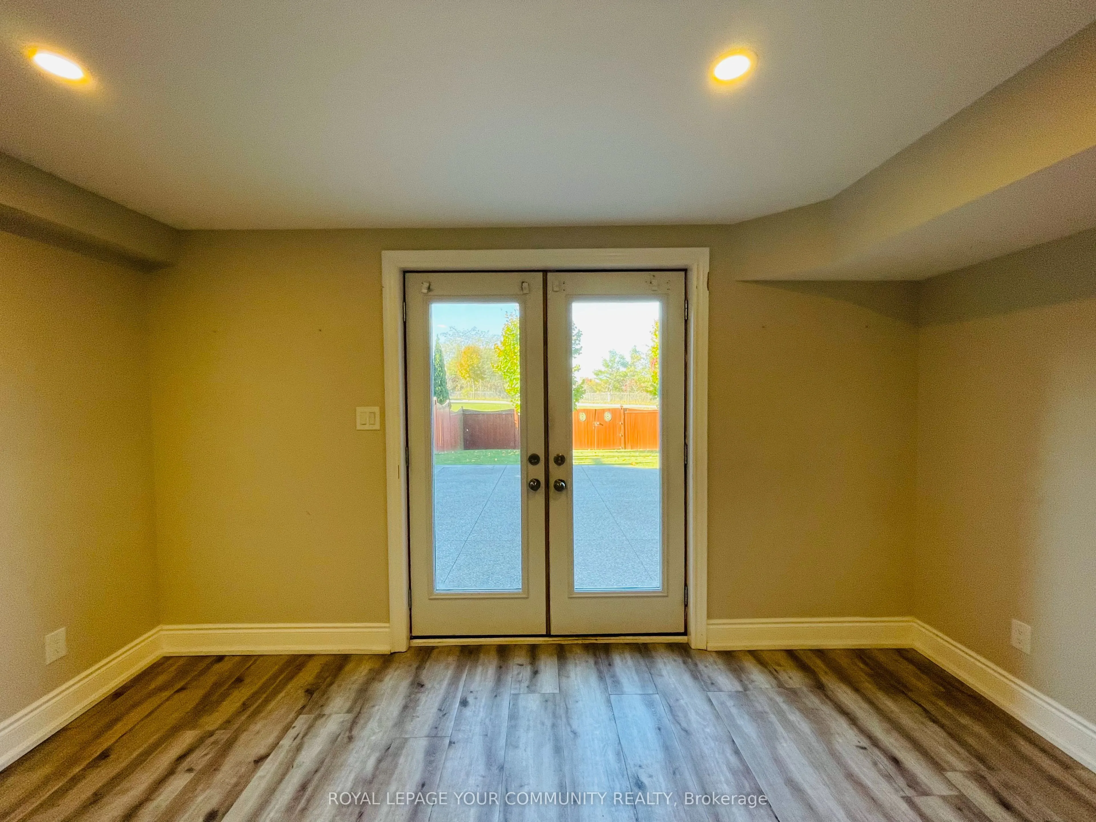 996 Booth Avenue
