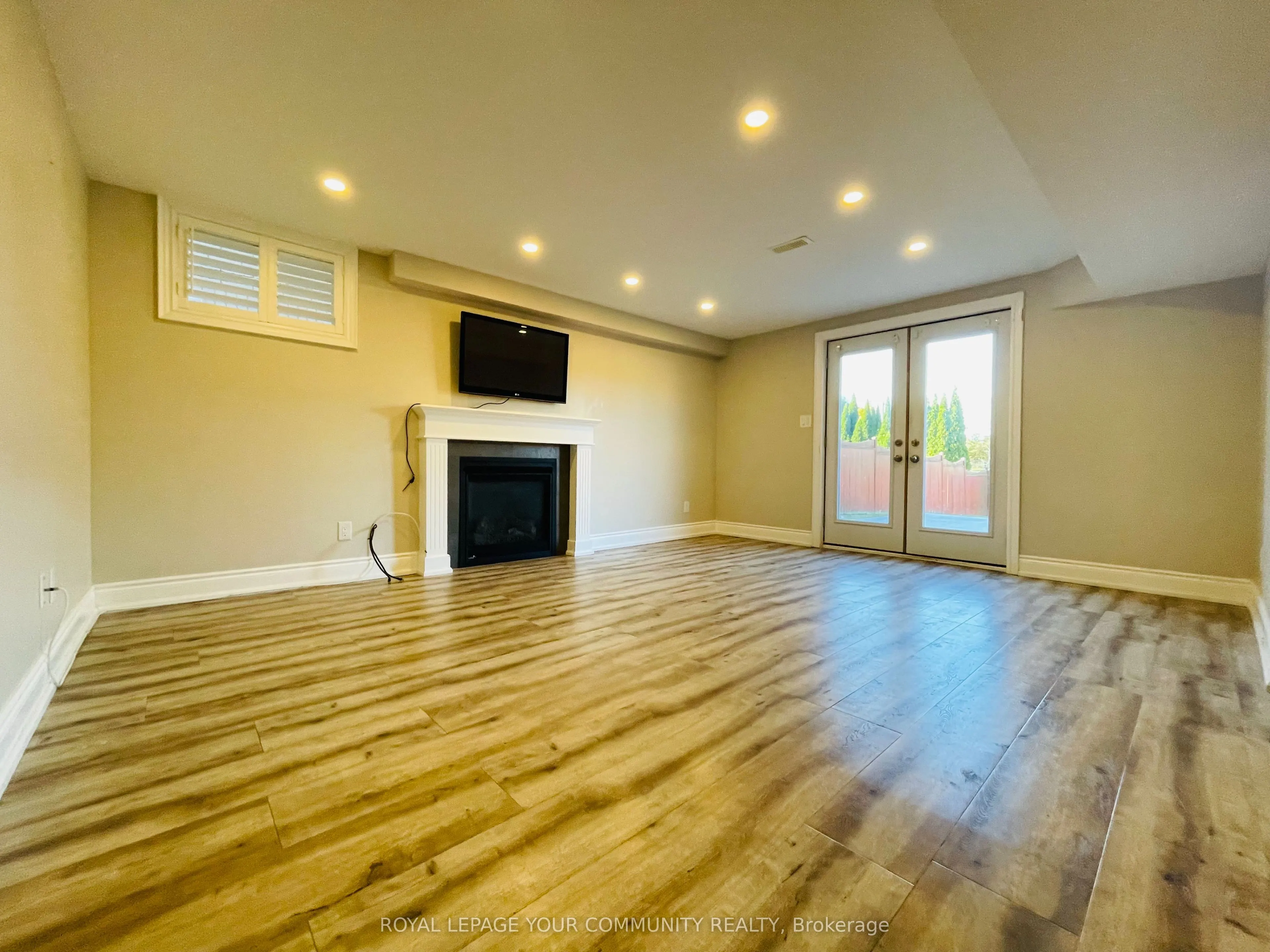 996 Booth Avenue