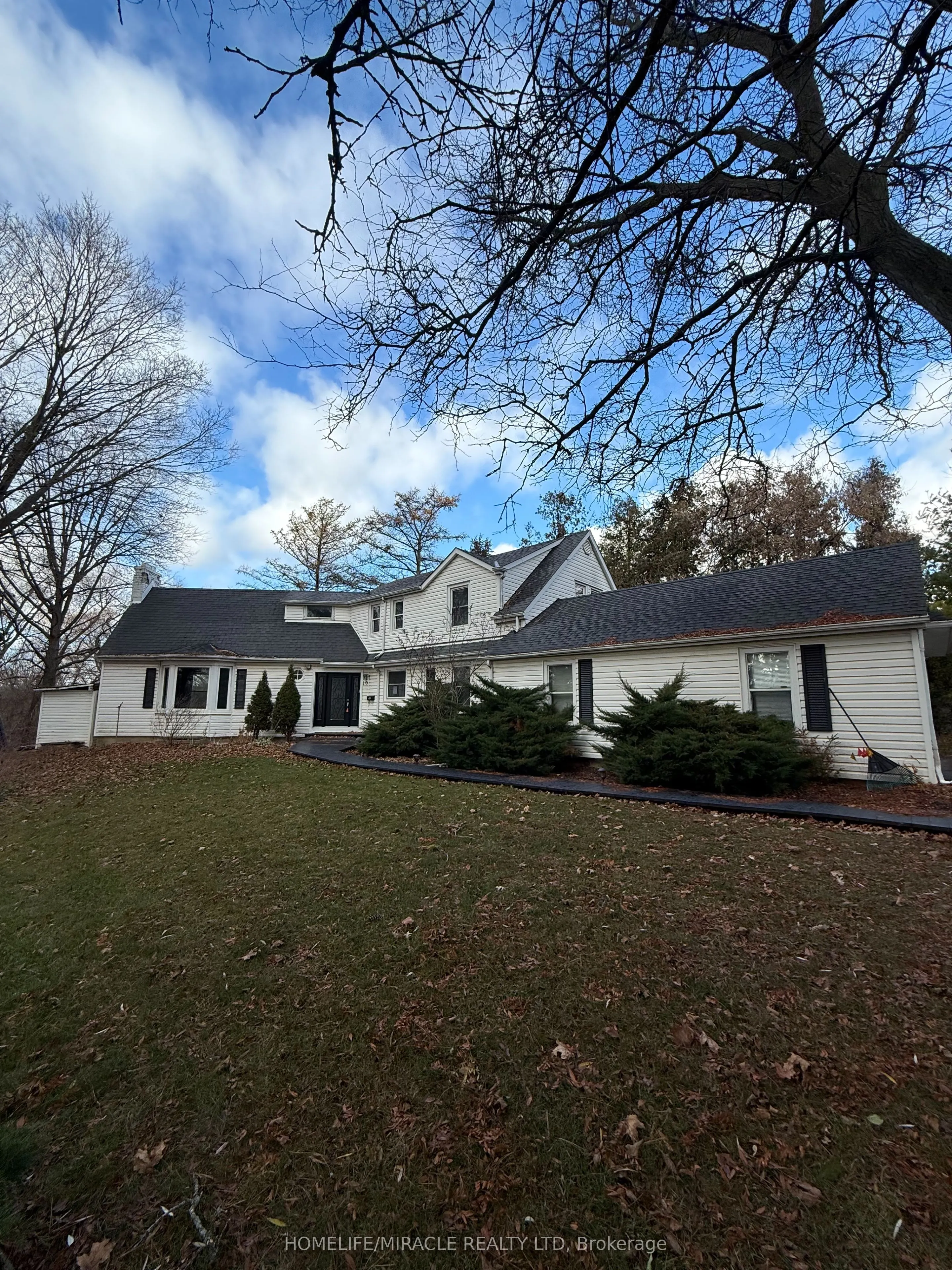 10 Yorkton Boulevard