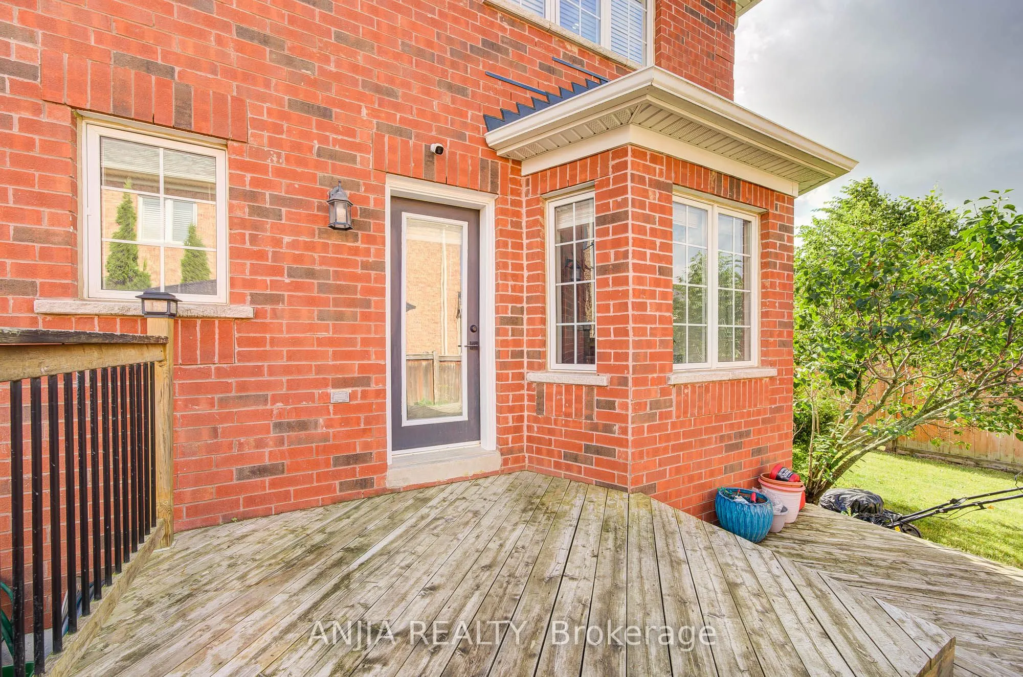 10 Ida Jane Grove