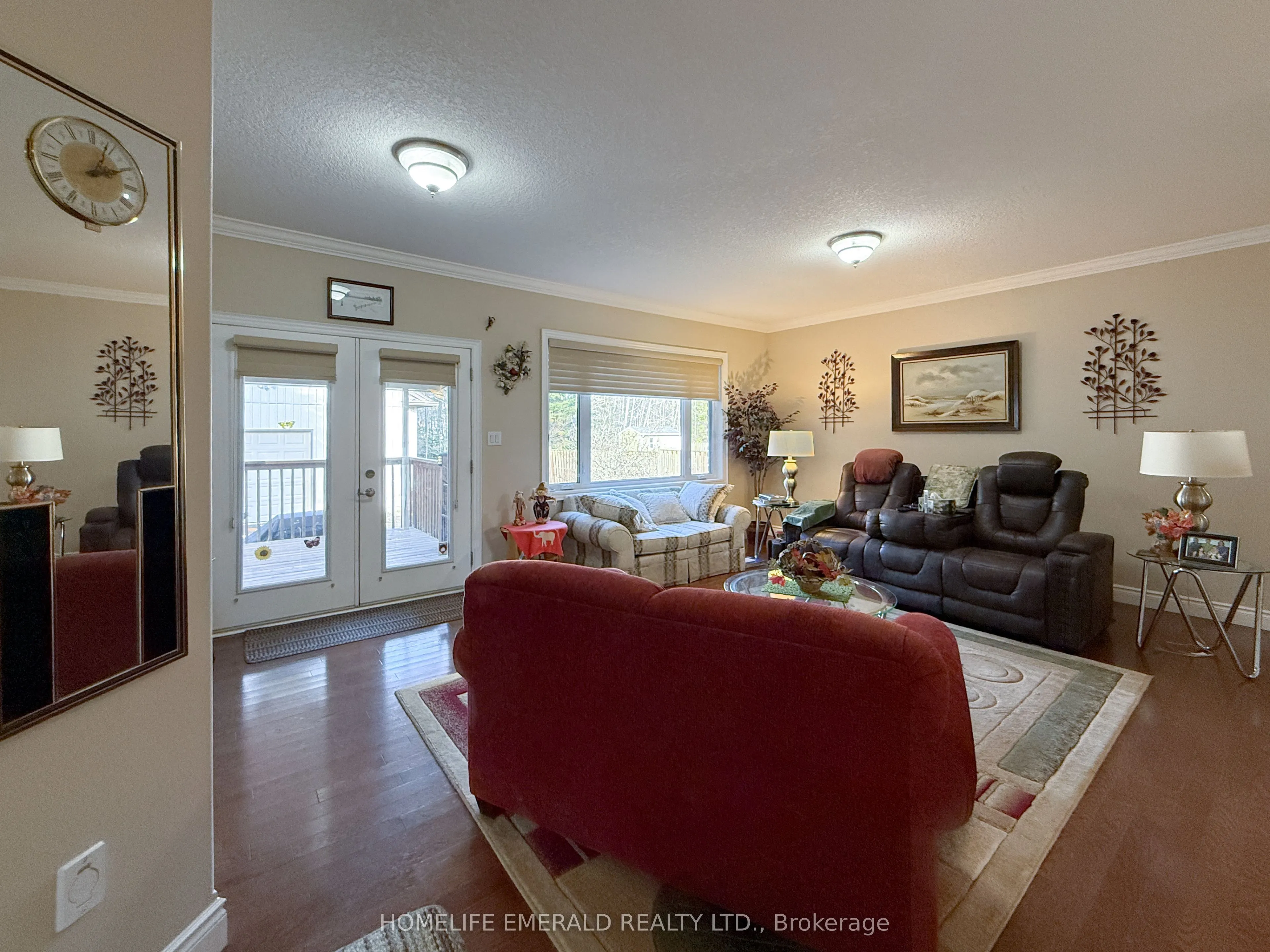 17 Tree Top Street