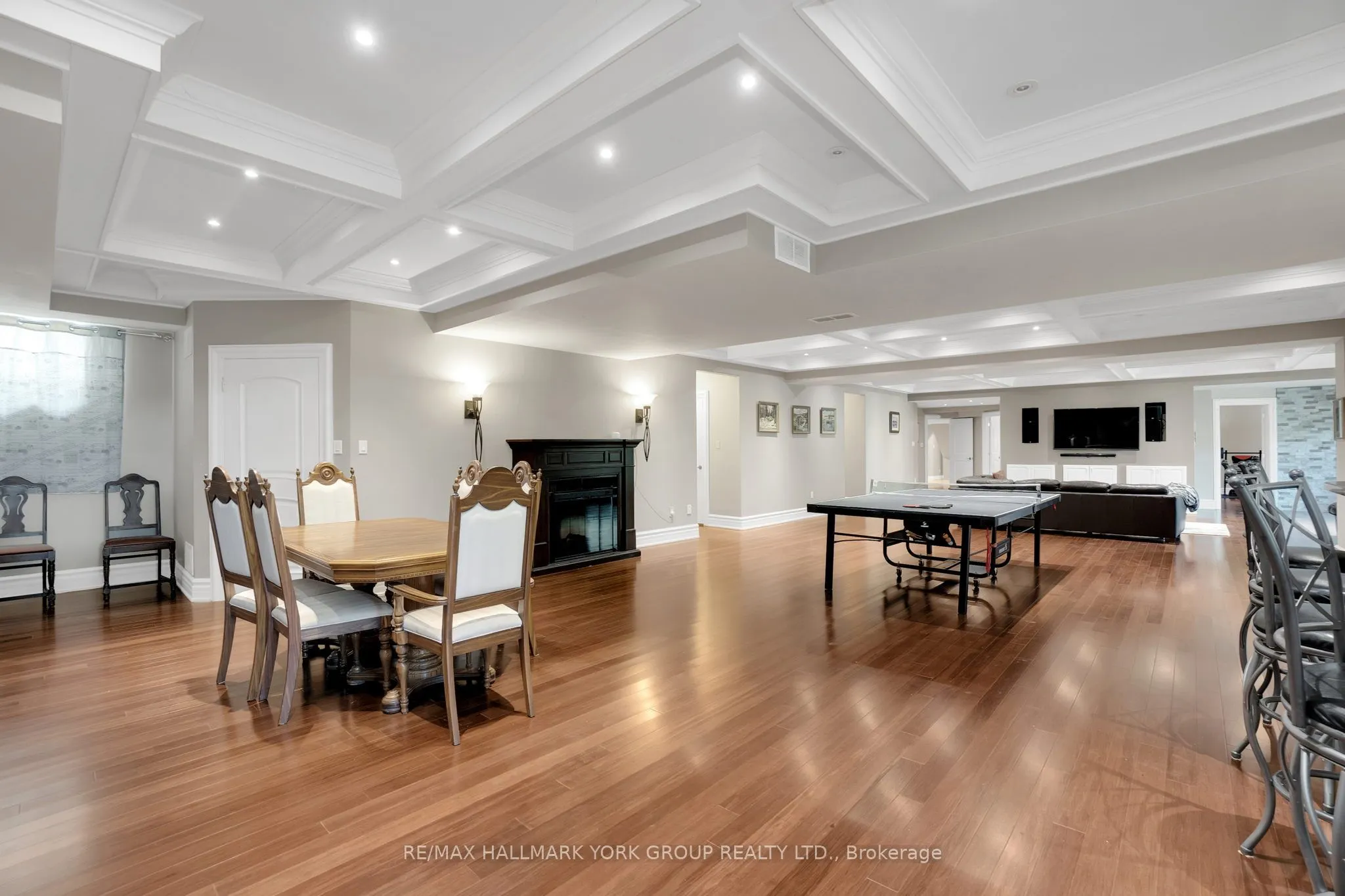 2 Kingswood Drive