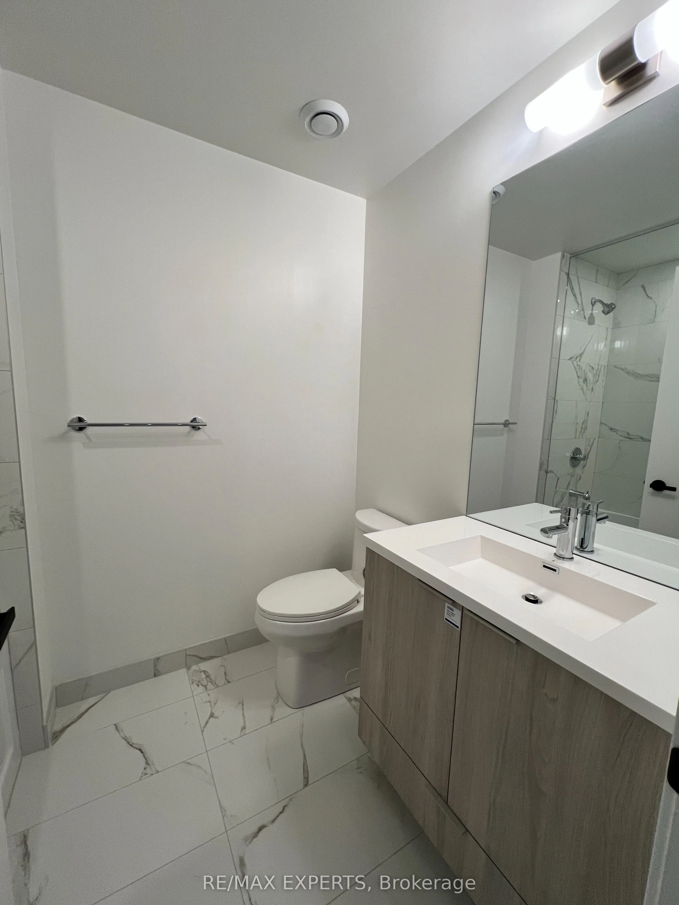 8 Interchange Way #2803