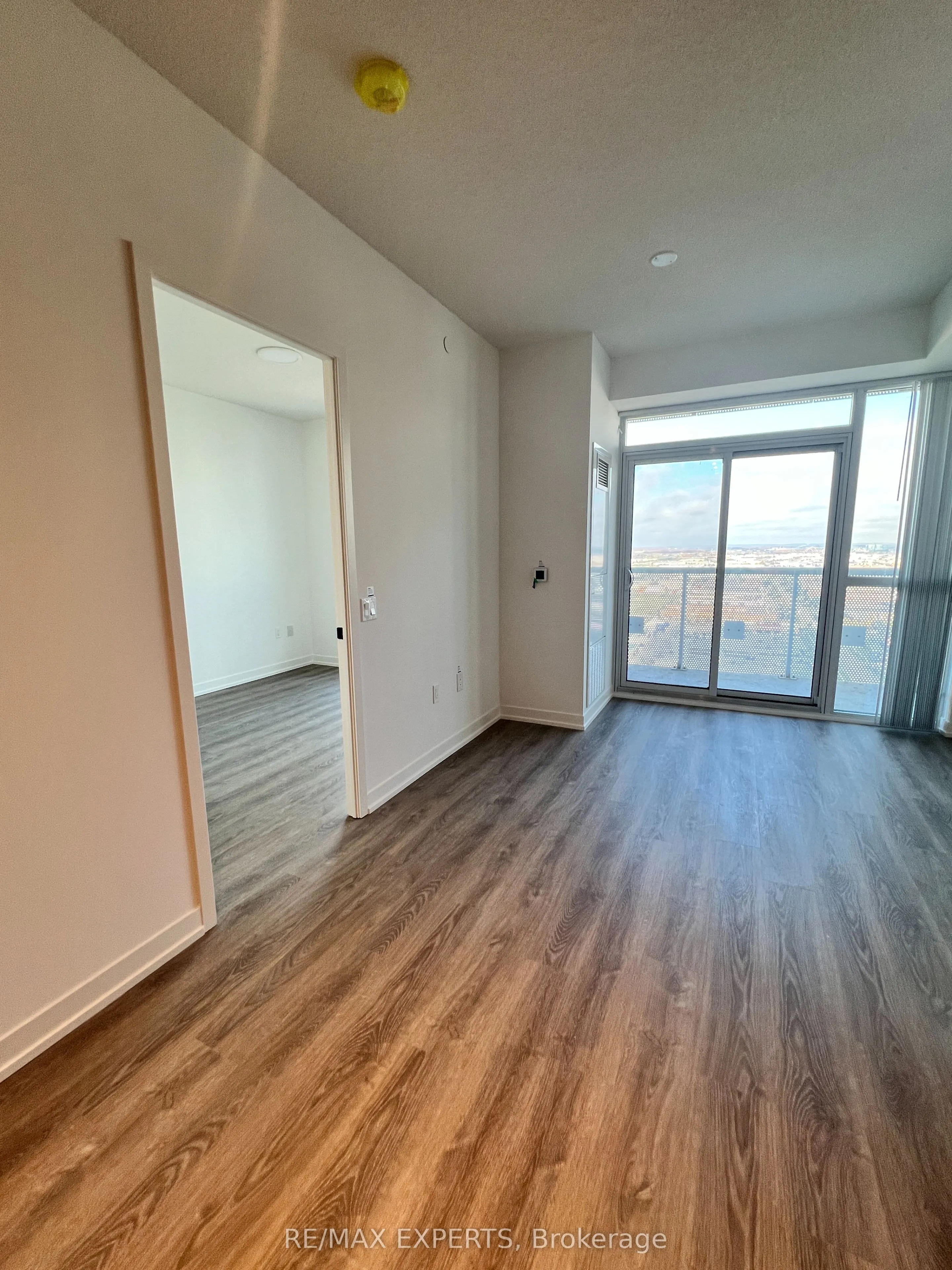8 Interchange Way #2803