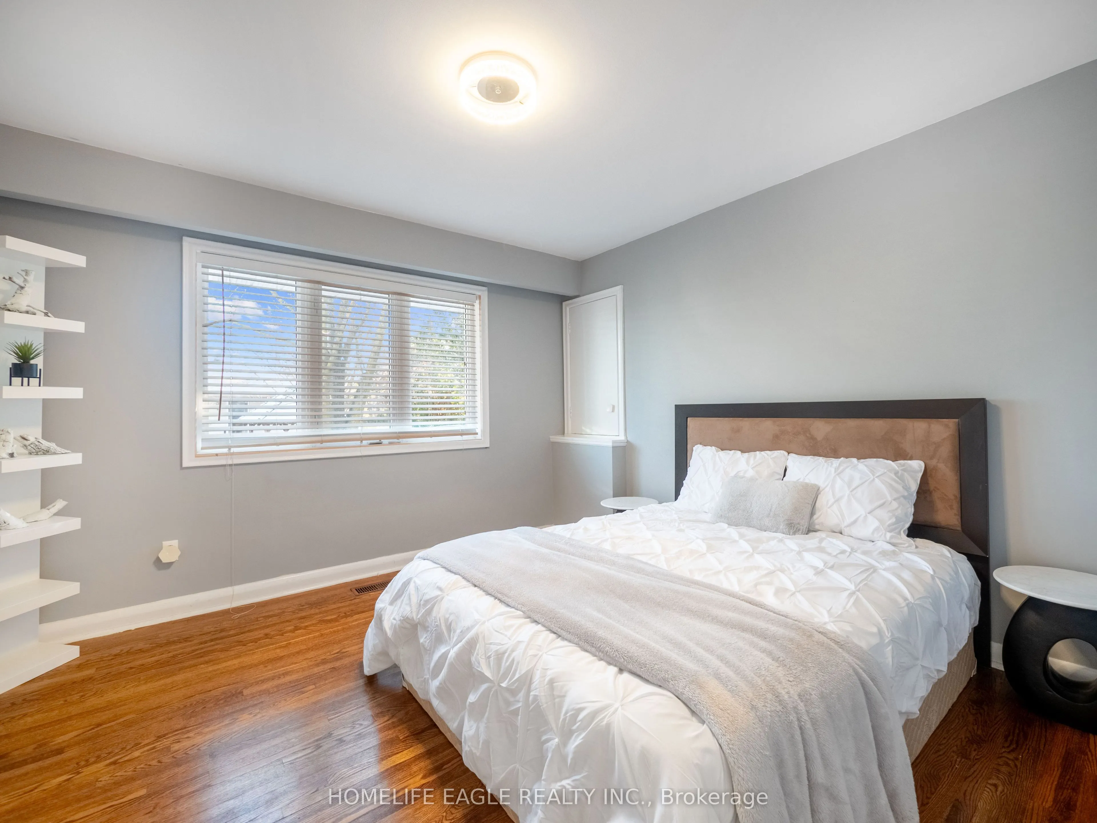 11 Knollside Drive