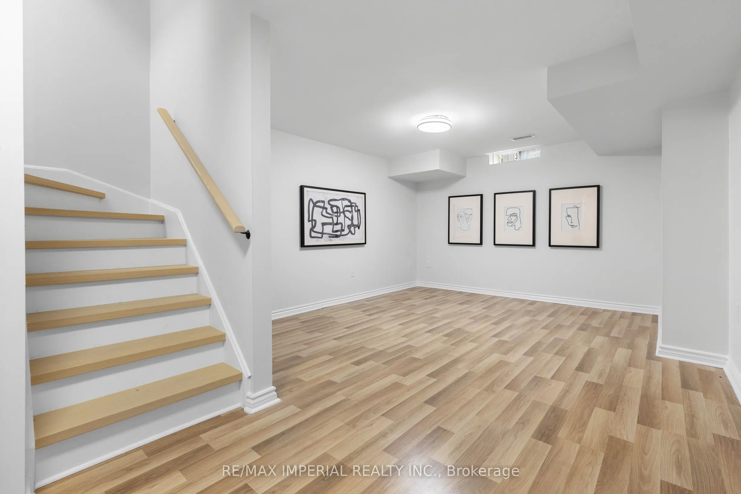 44 Hawkview Boulevard