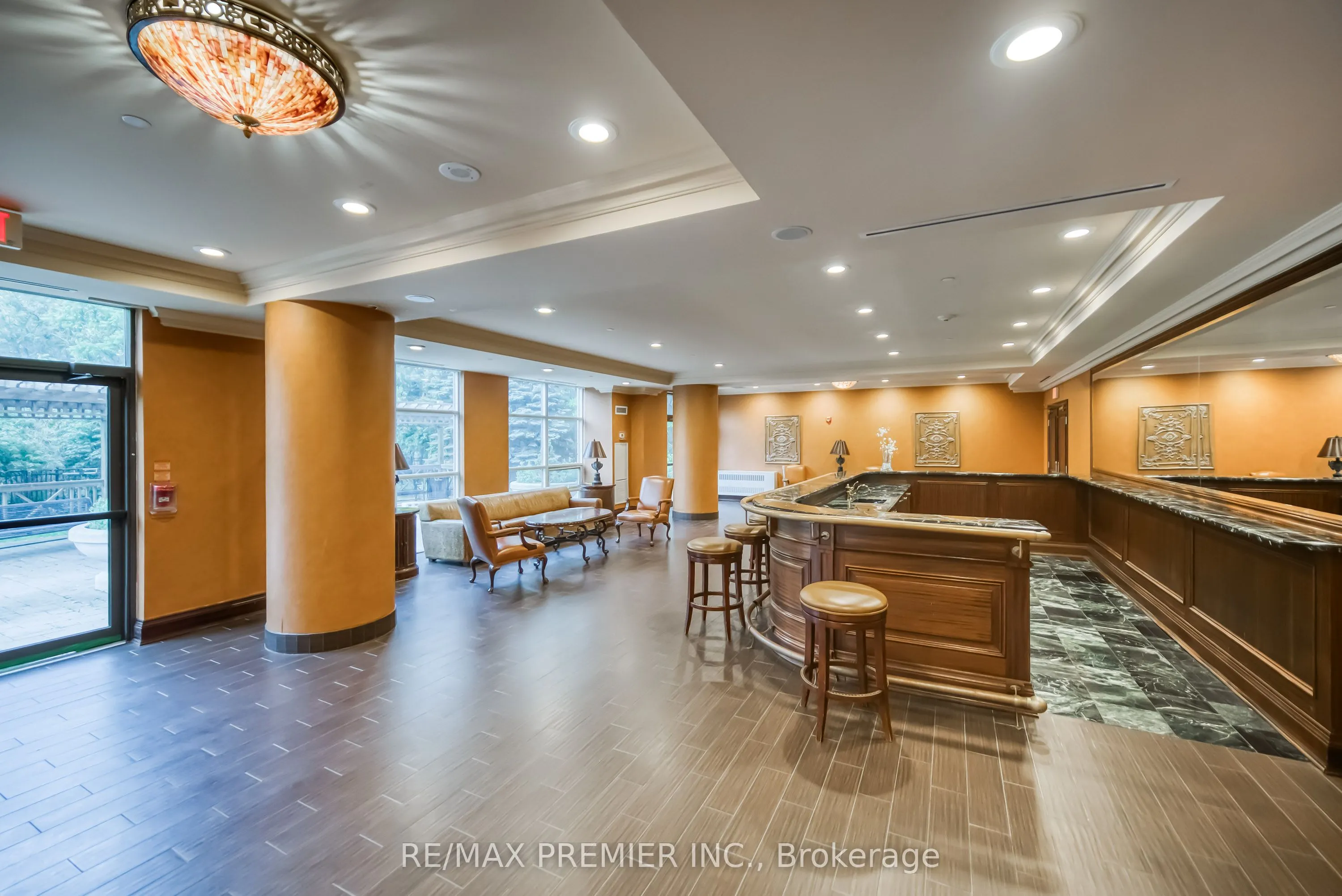 9225 Jane Street #614