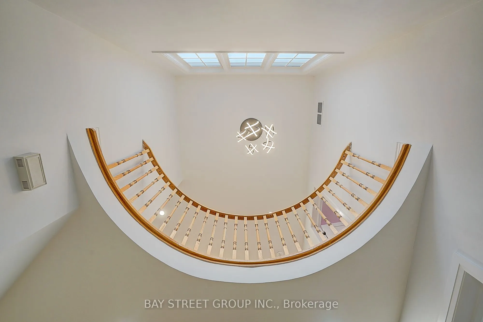 8 Mooreland Court