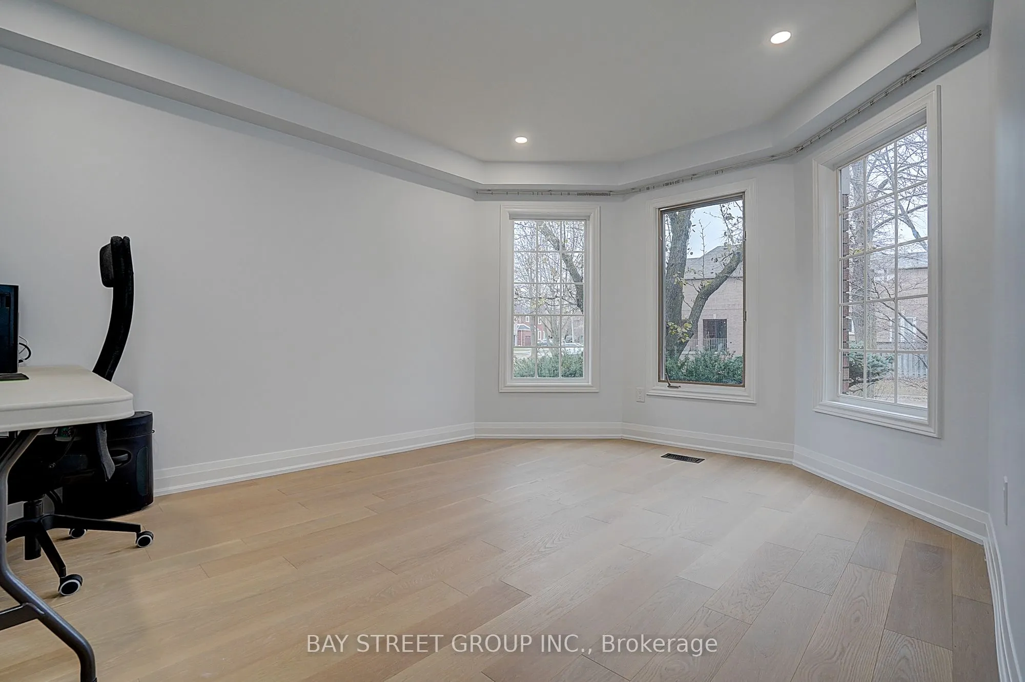 8 Mooreland Court