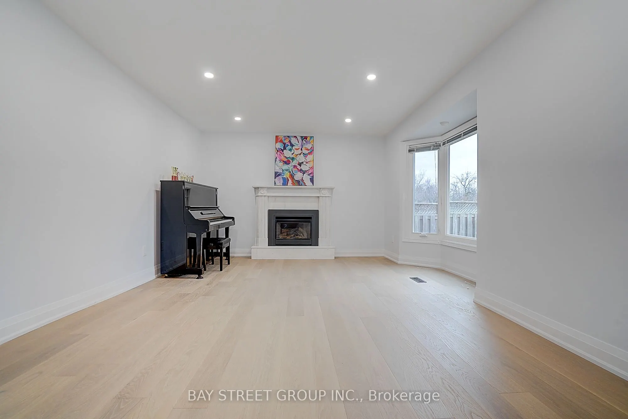 8 Mooreland Court
