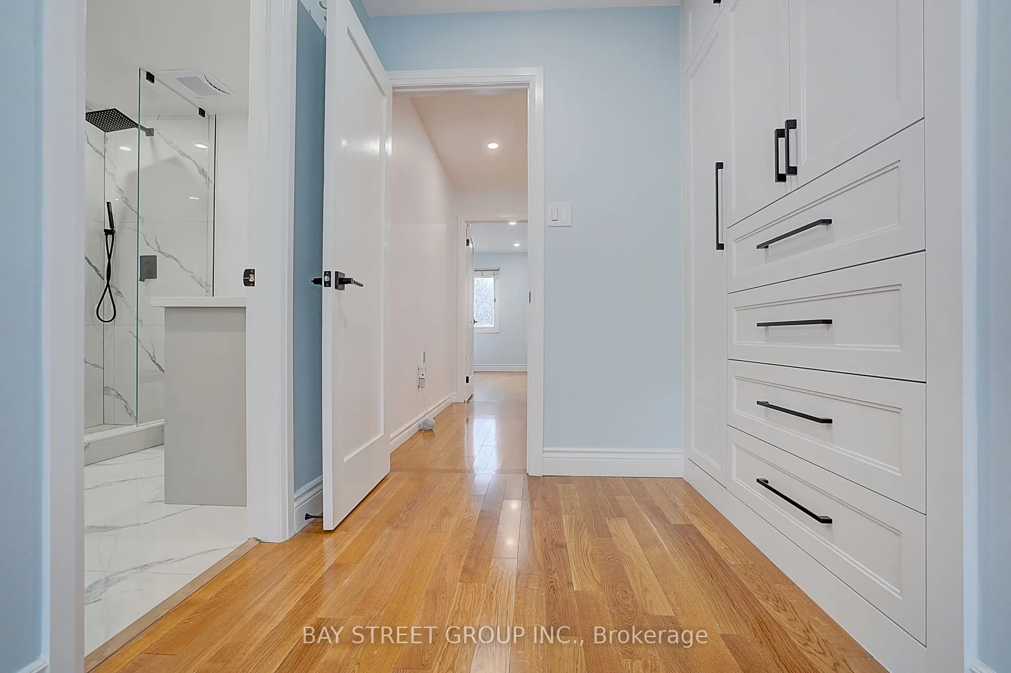 8 Mooreland Court