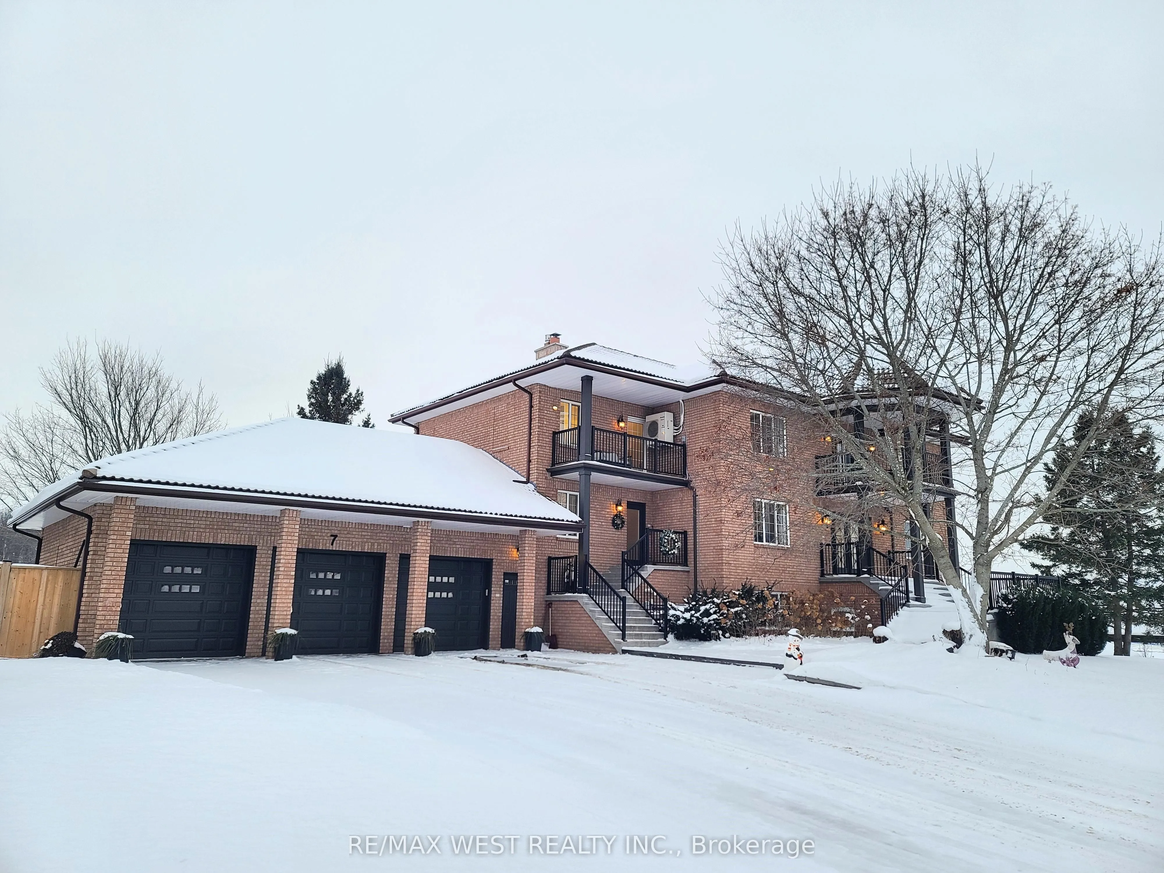 7 Stewart Crescent