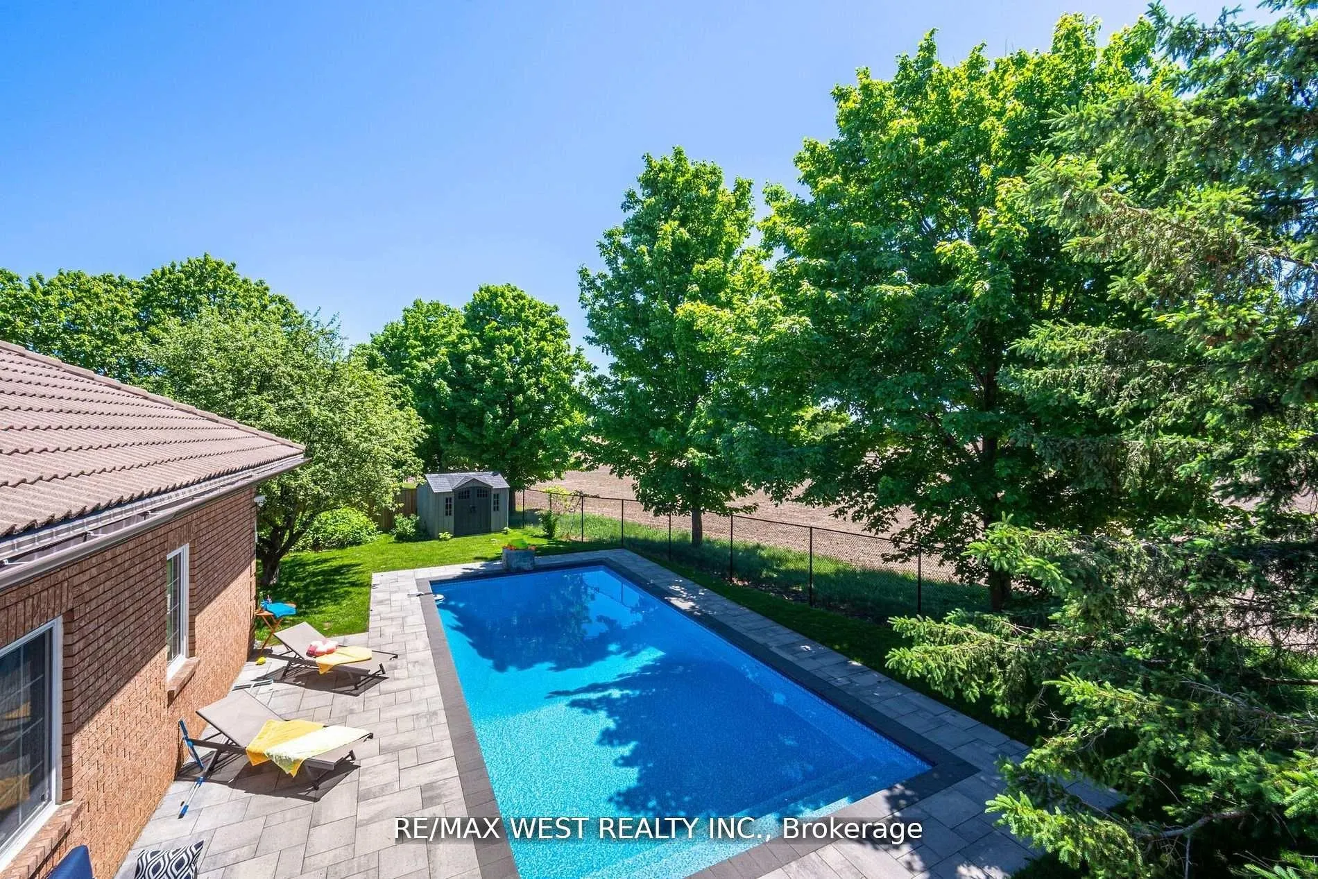 7 Stewart Crescent