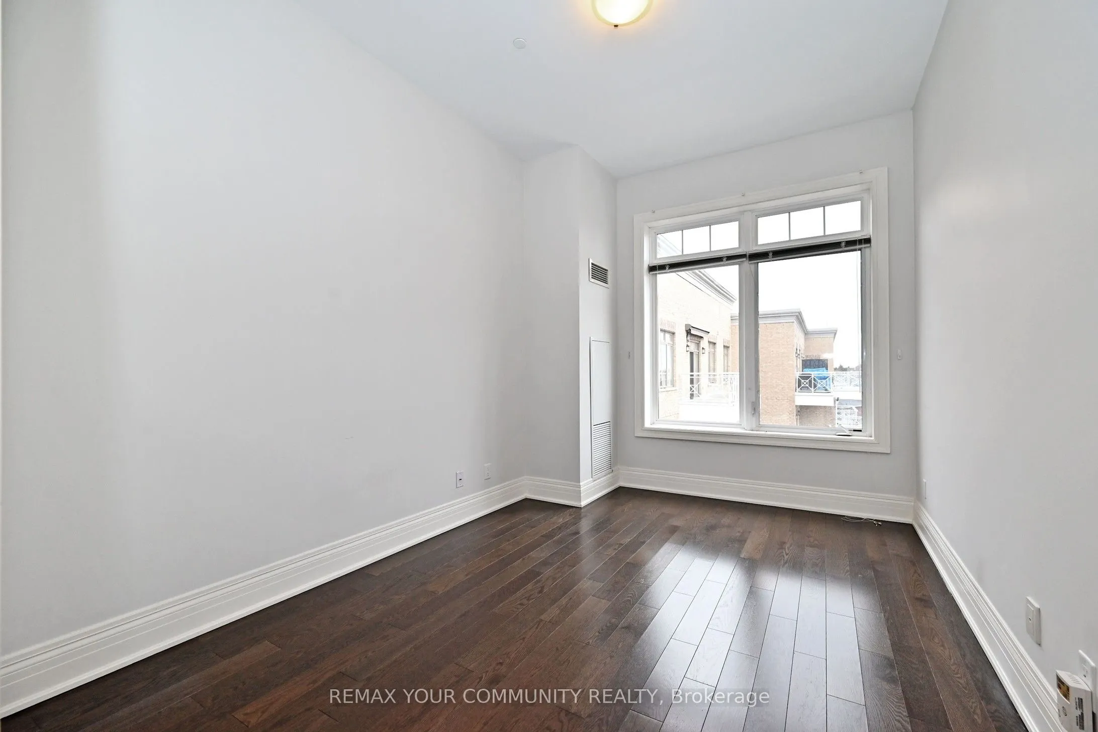 80 Burns Boulevard #416