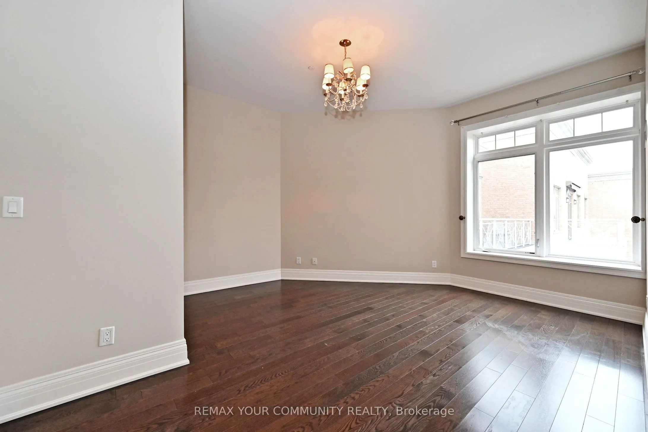 80 Burns Boulevard #416