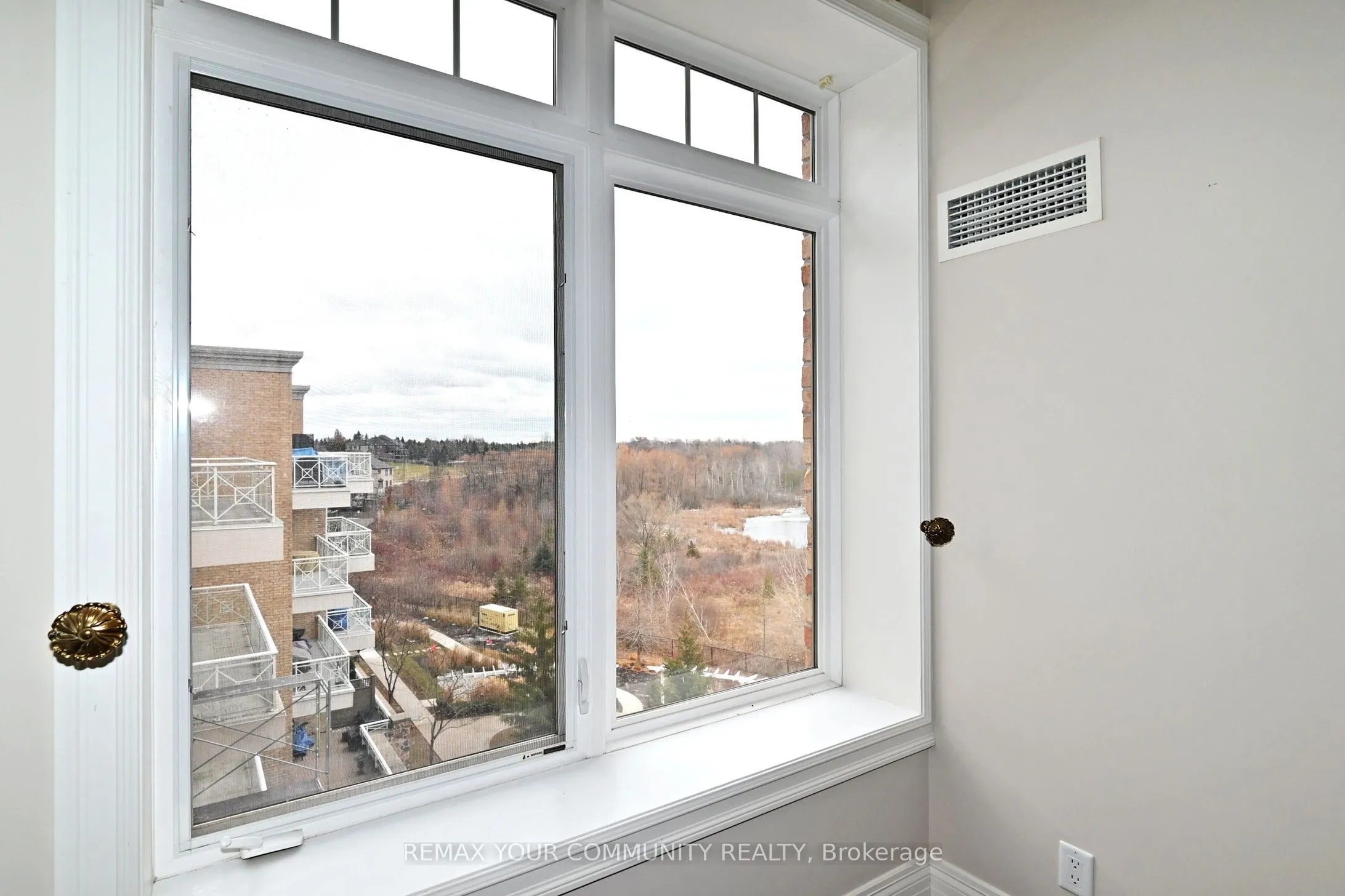 80 Burns Boulevard #416