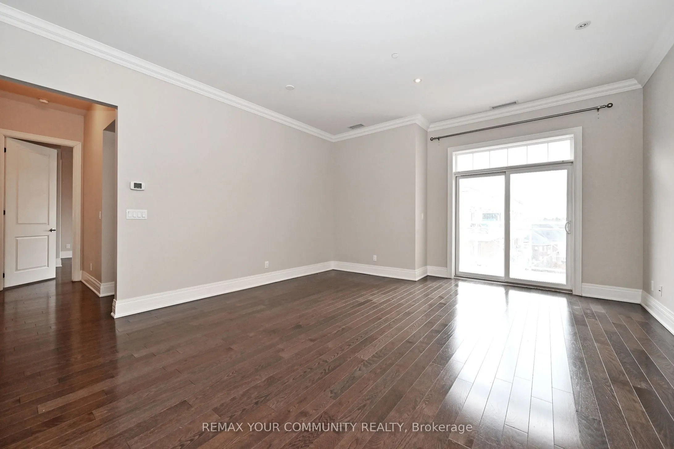 80 Burns Boulevard #416