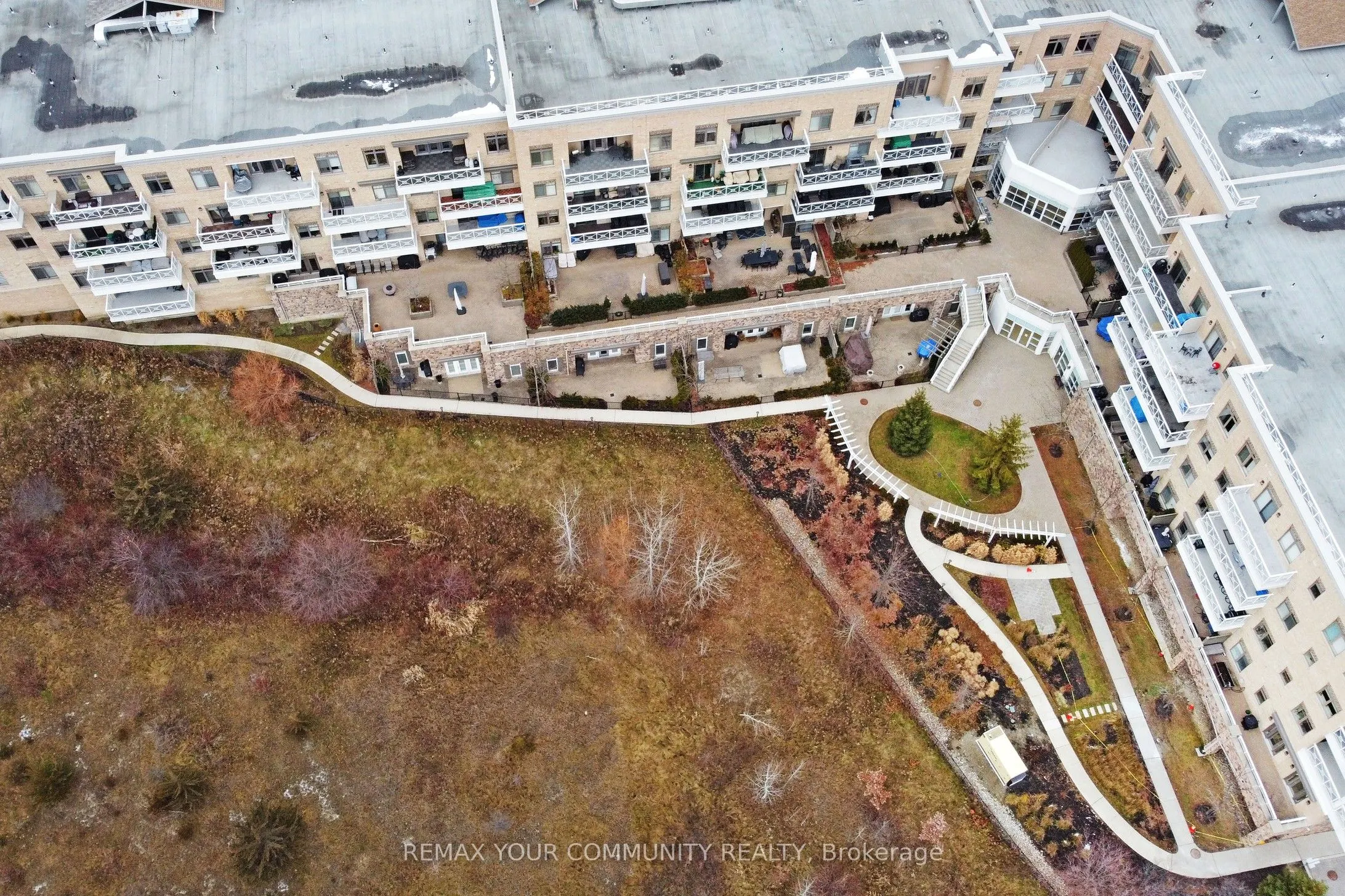 80 Burns Boulevard #416