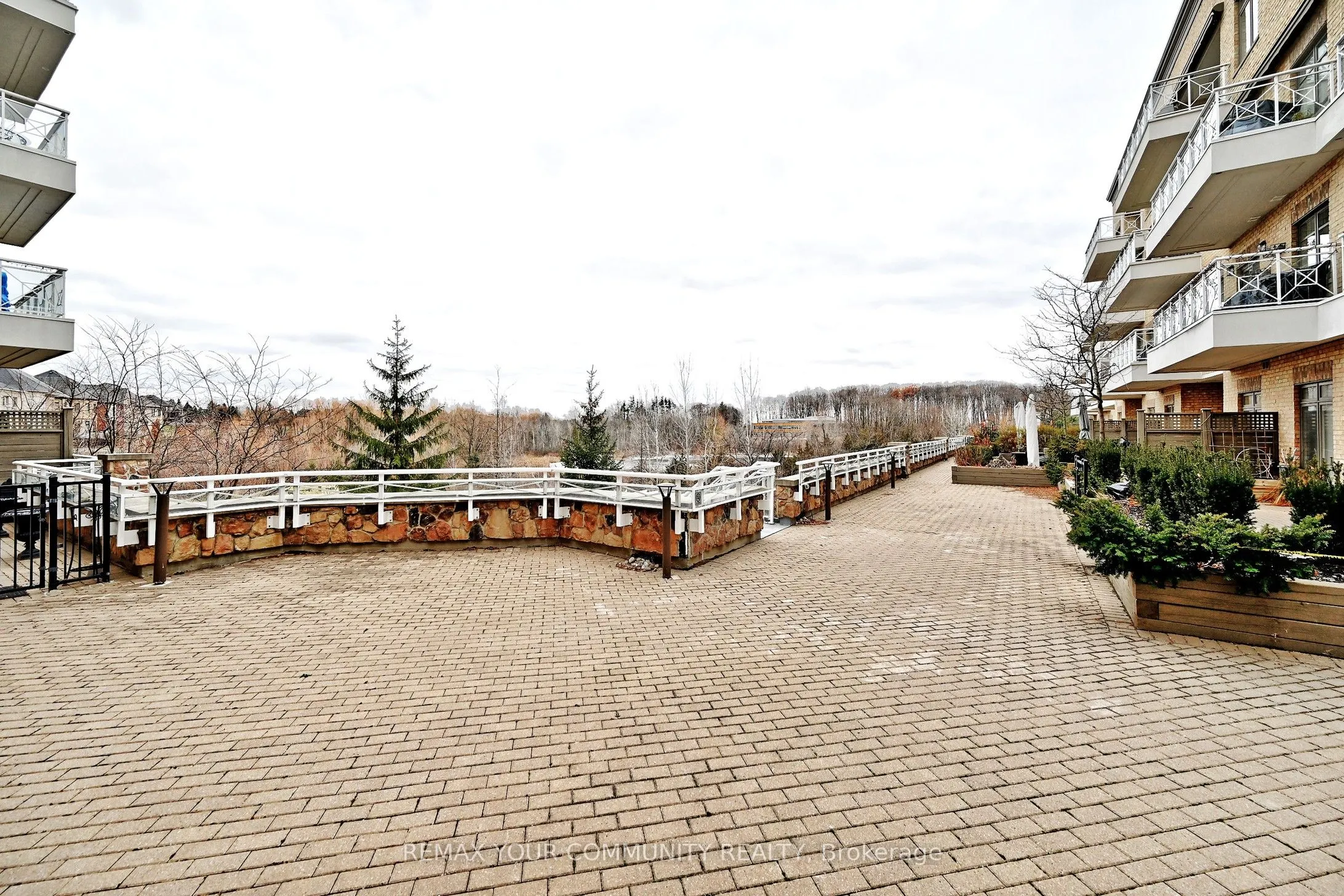 80 Burns Boulevard #416