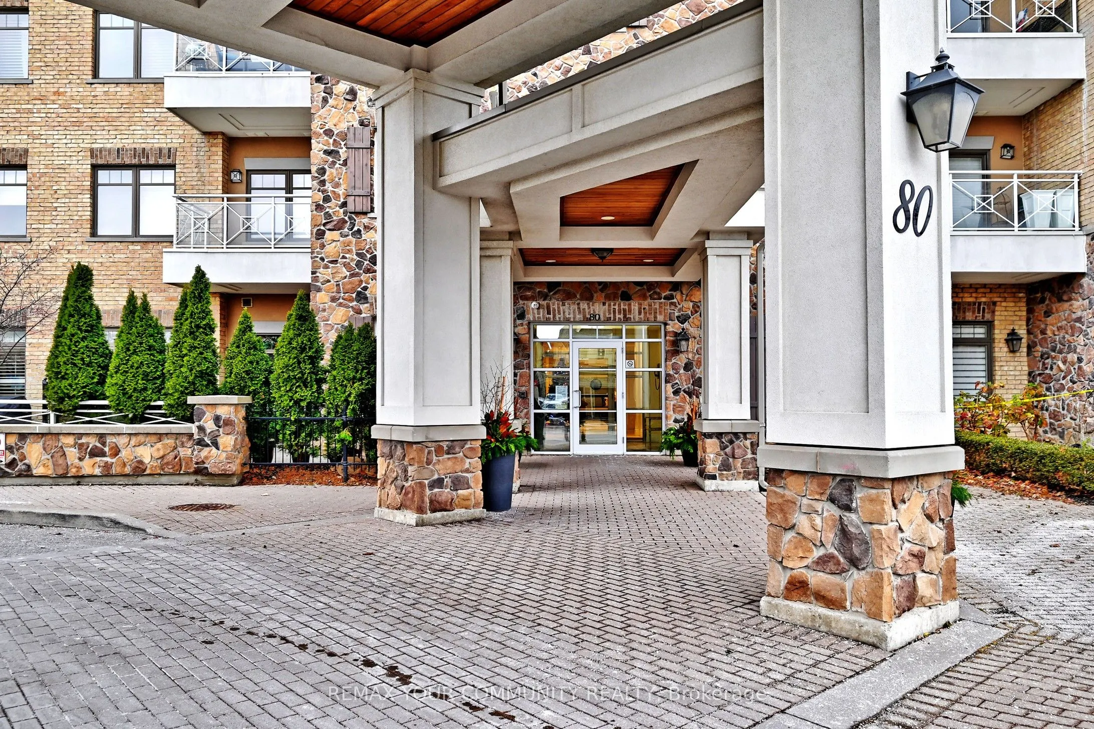 80 Burns Boulevard #416