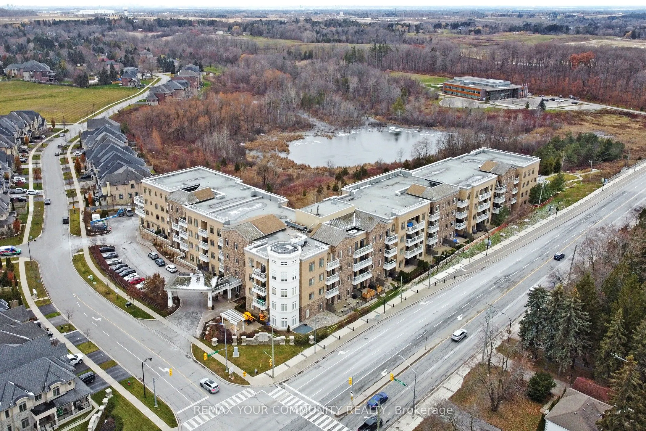 80 Burns Boulevard #416