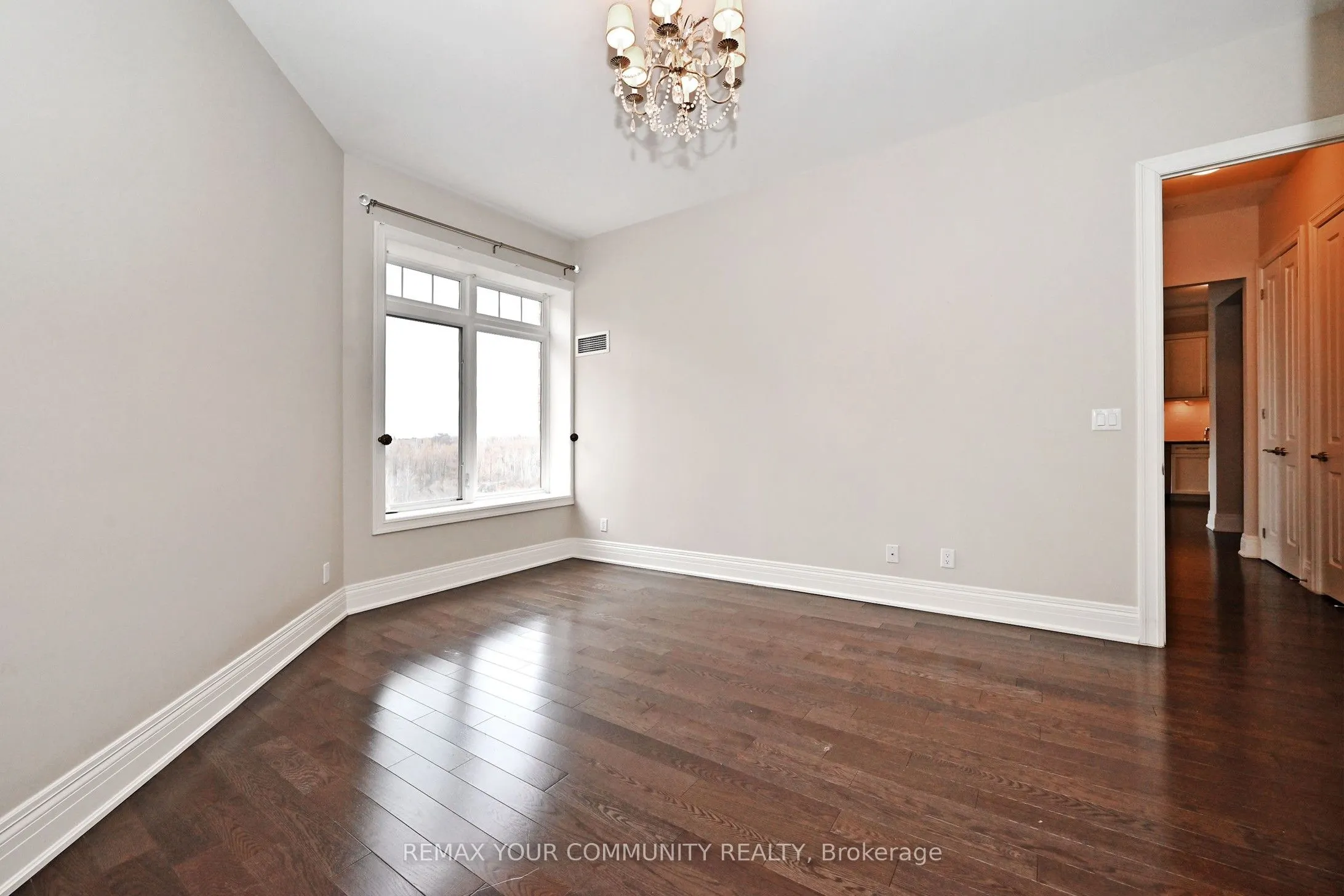80 Burns Boulevard #416