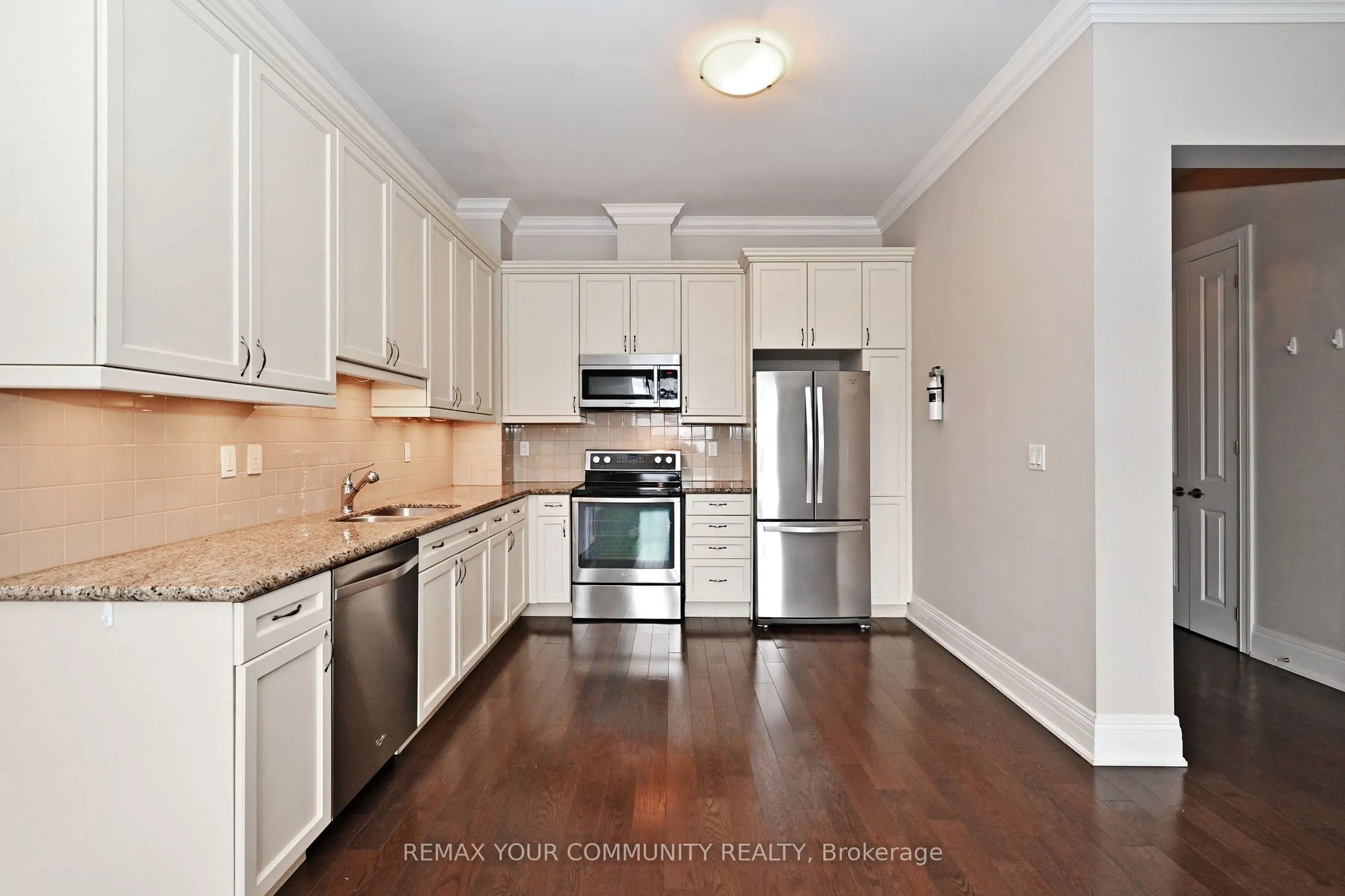 80 Burns Boulevard #416