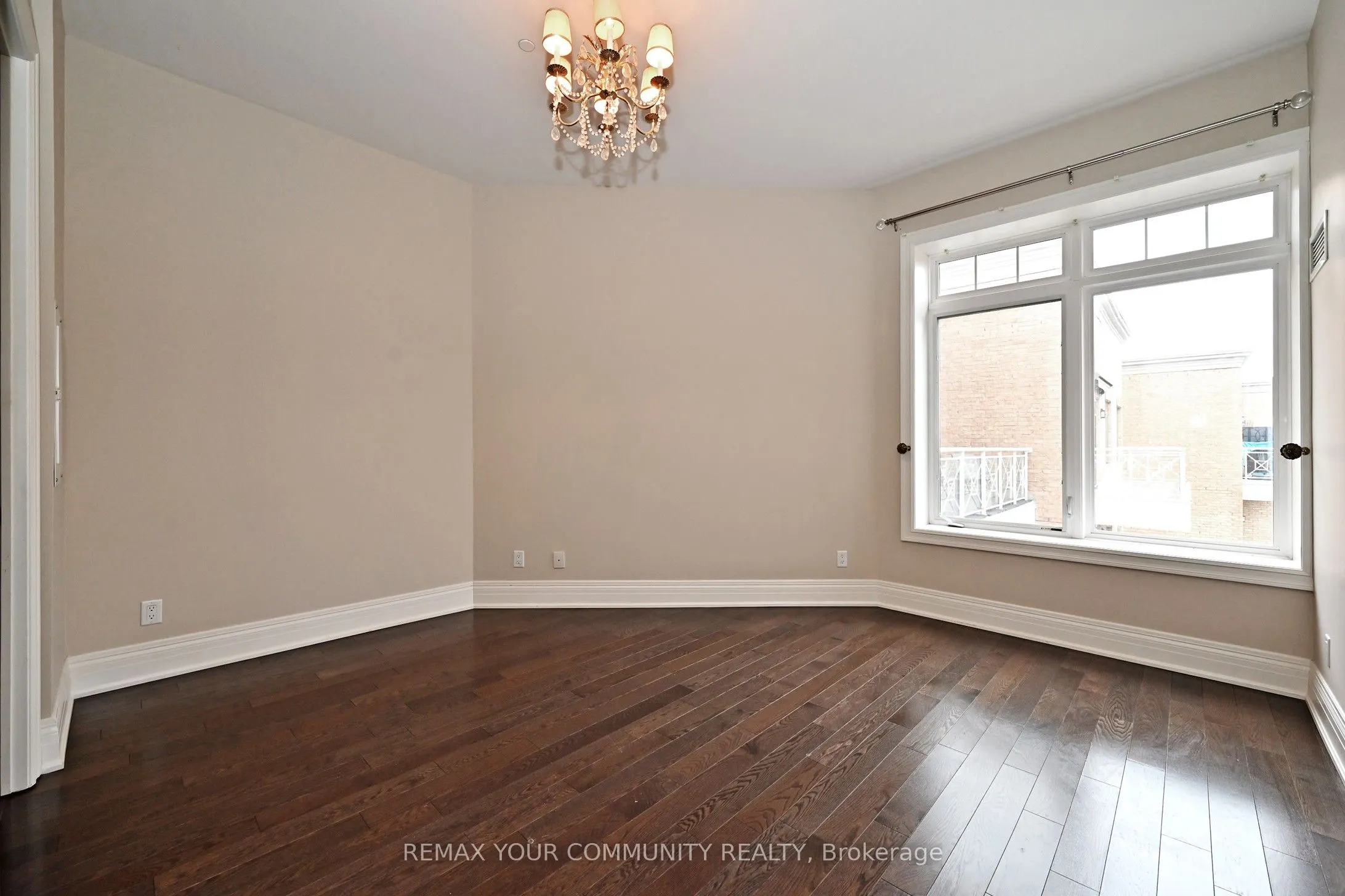 80 Burns Boulevard #416