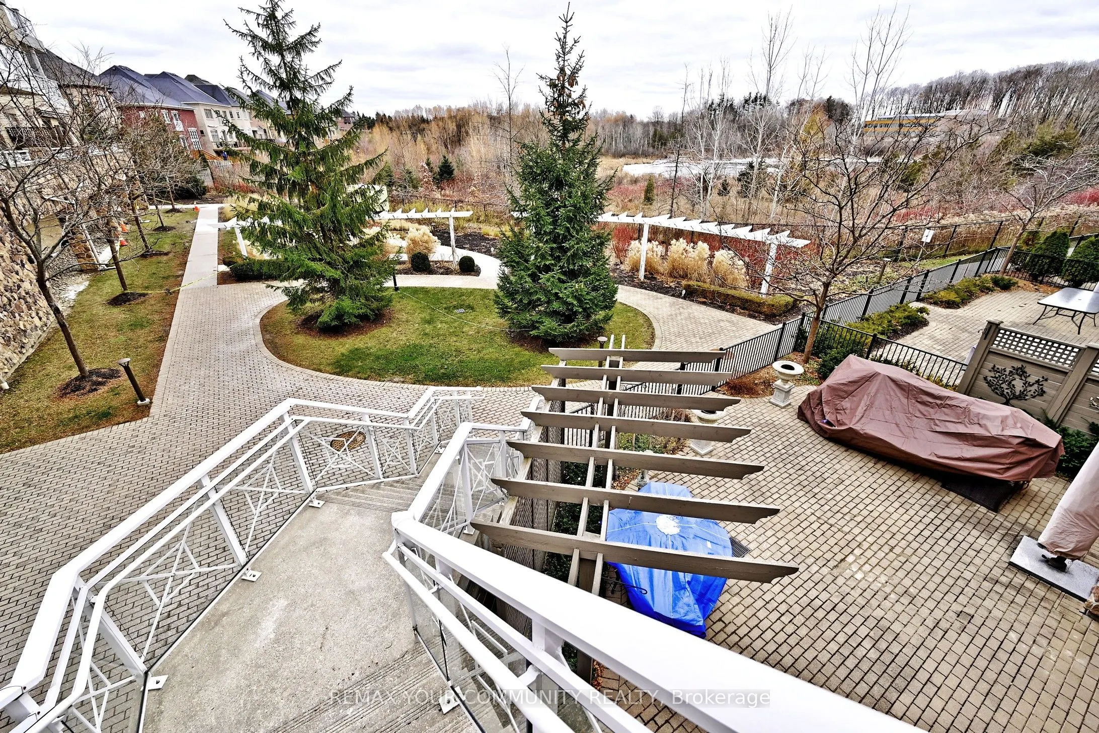 80 Burns Boulevard #416