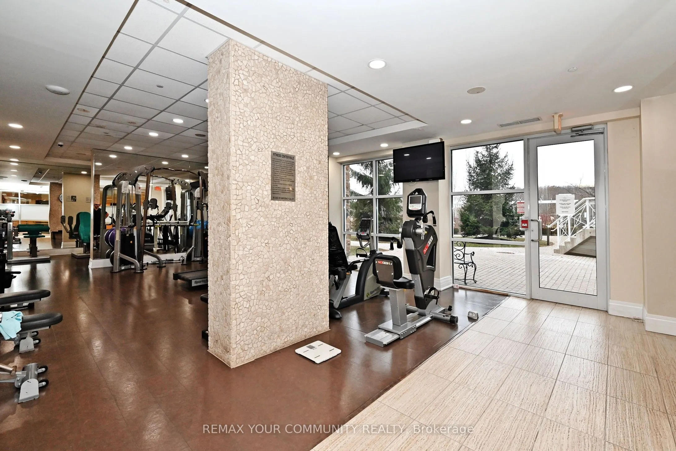 80 Burns Boulevard #416