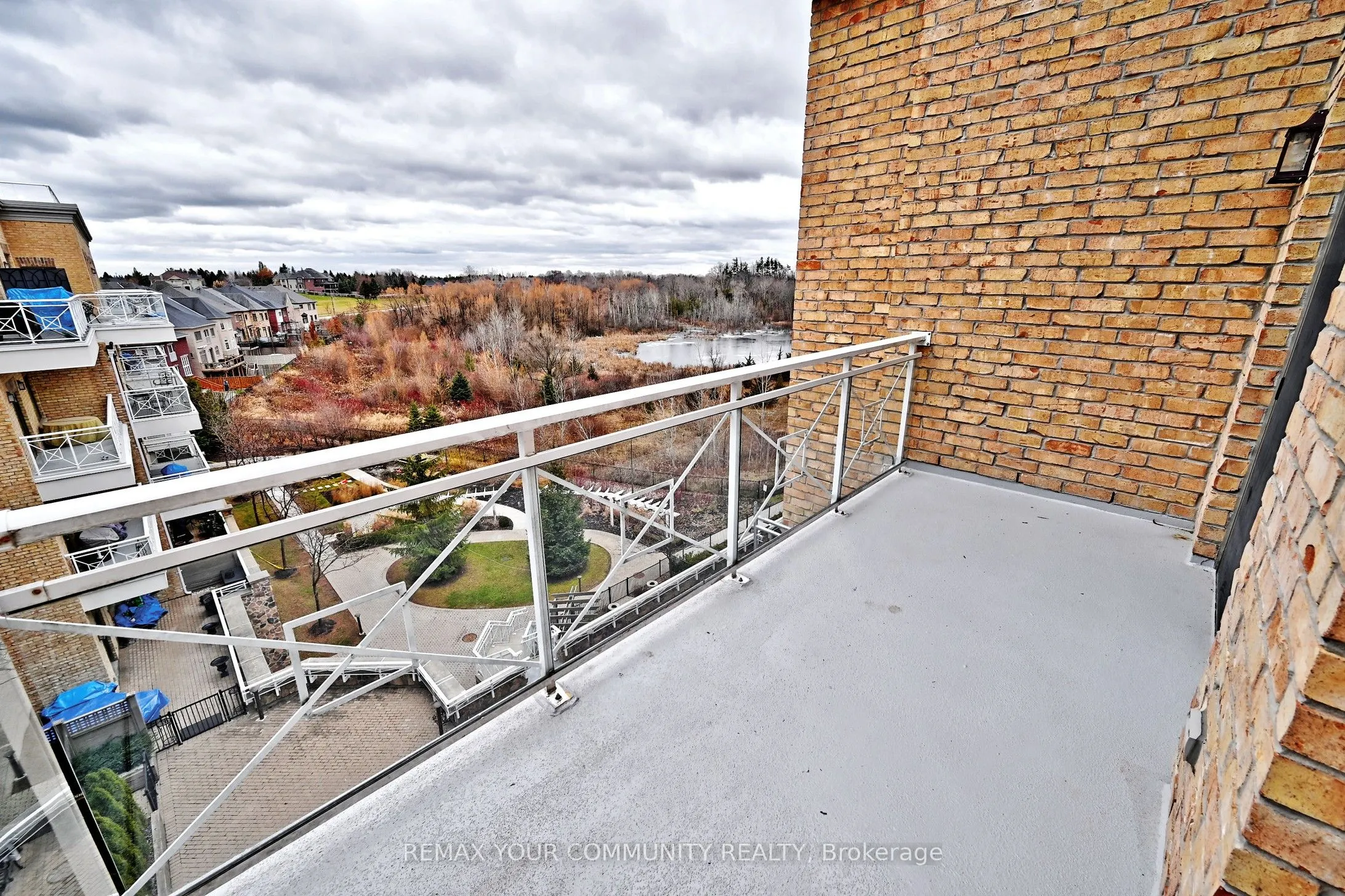80 Burns Boulevard #416